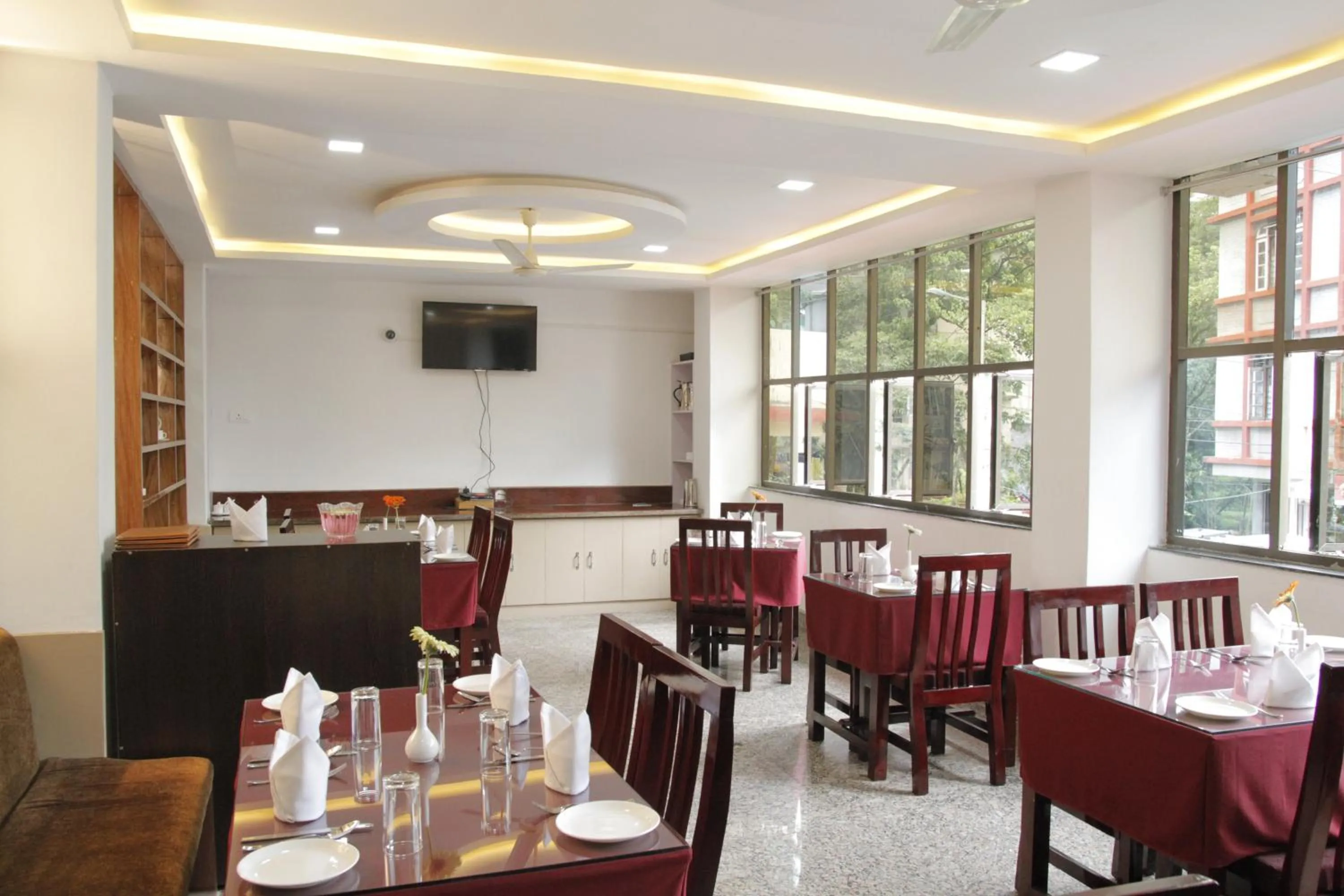 Restaurant/places to eat in Twin Spring