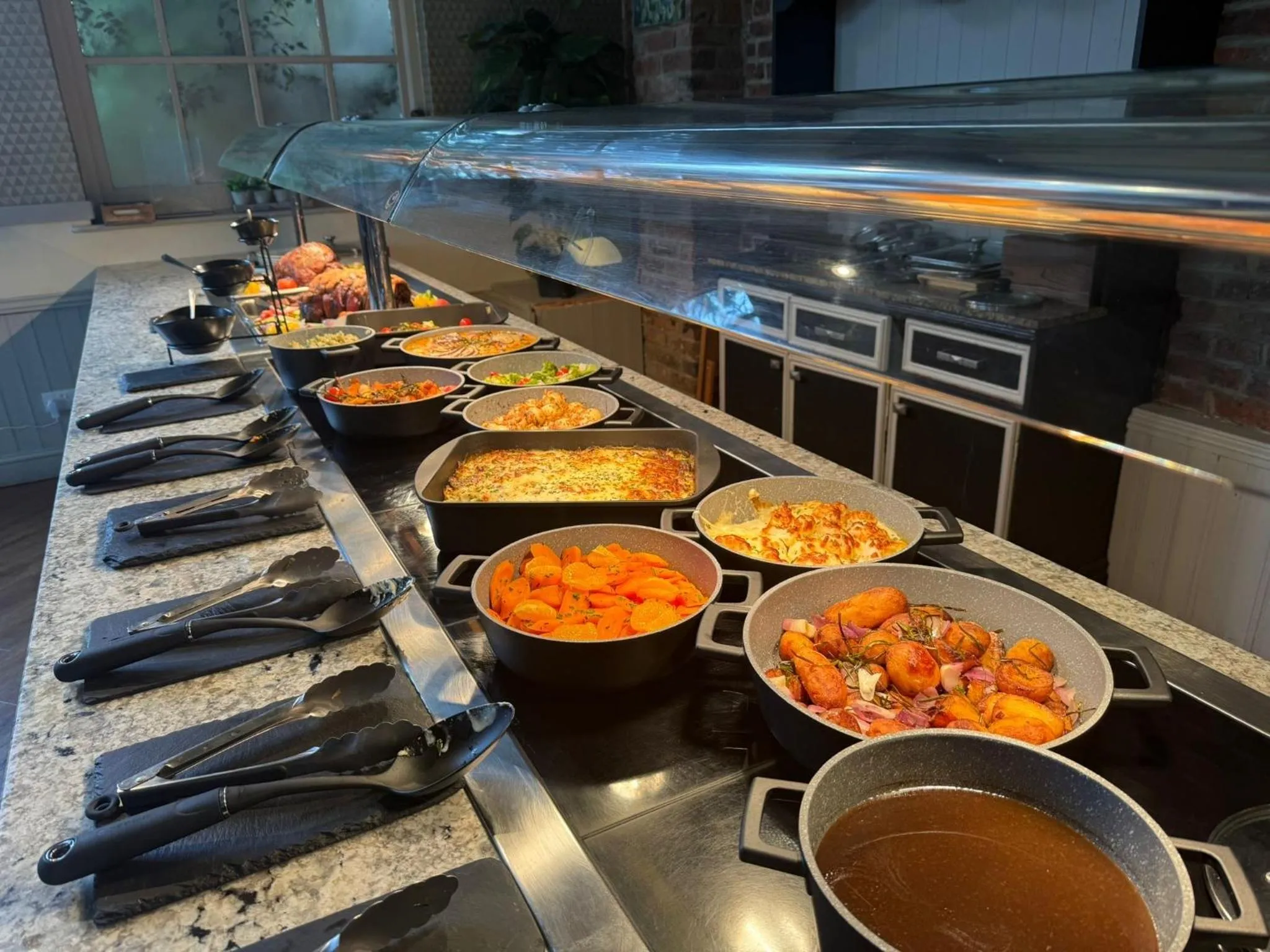 Restaurant/places to eat in The Bridge Hotel and Spa