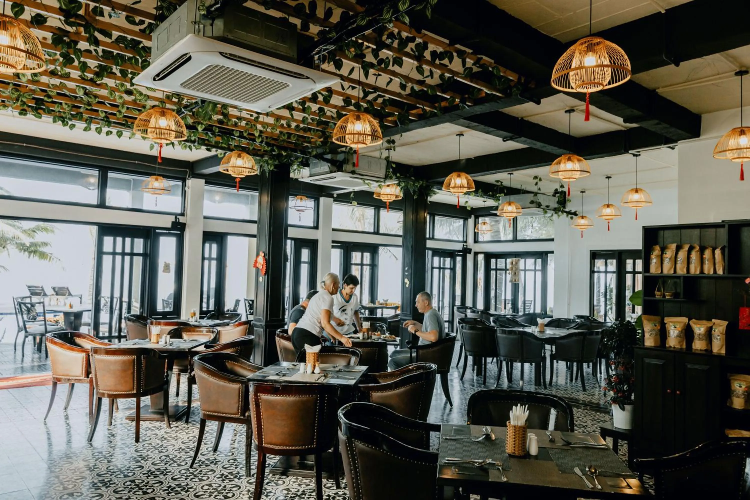 Restaurant/places to eat in Anja Beach Resort & Spa