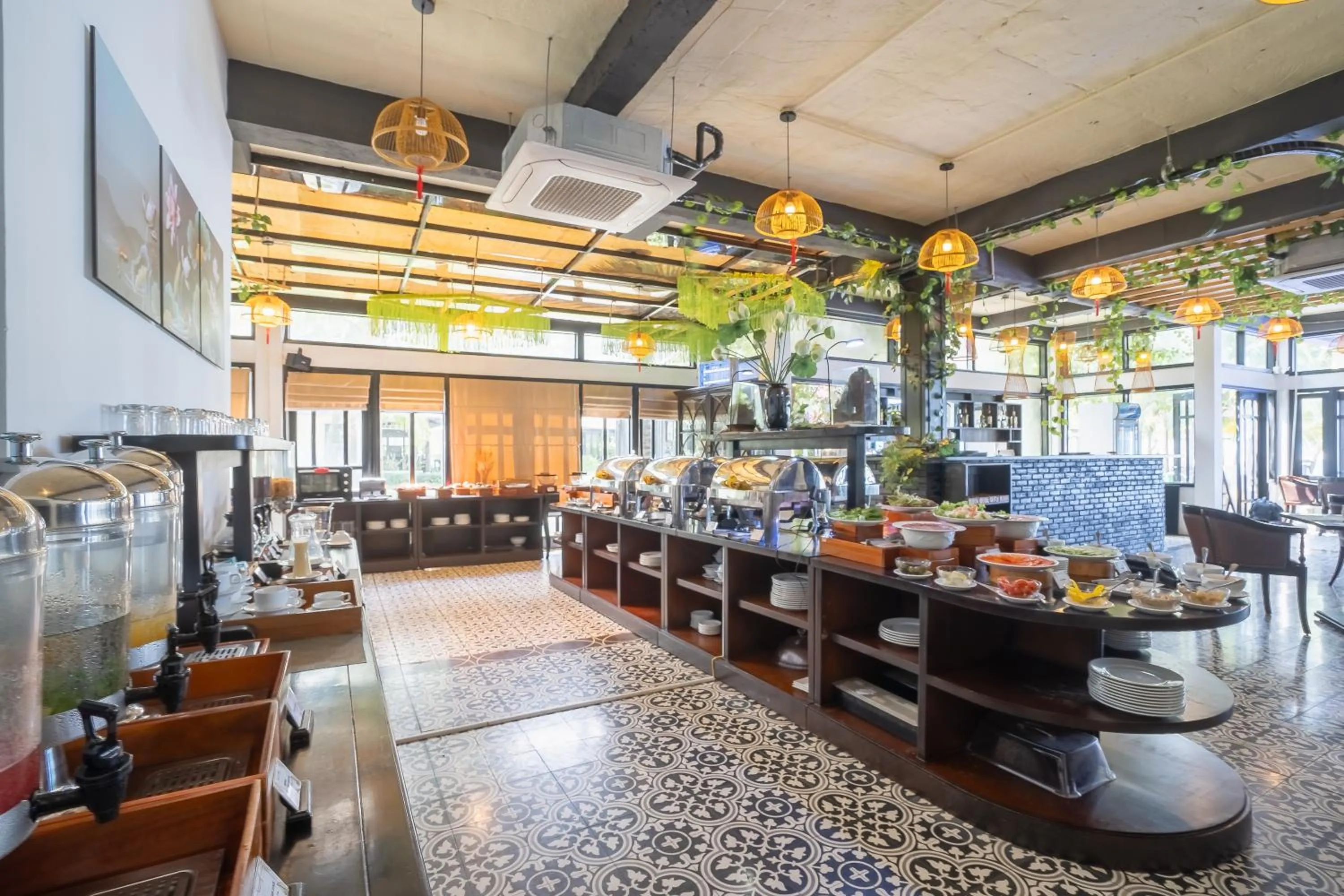 Restaurant/places to eat in Anja Beach Resort & Spa