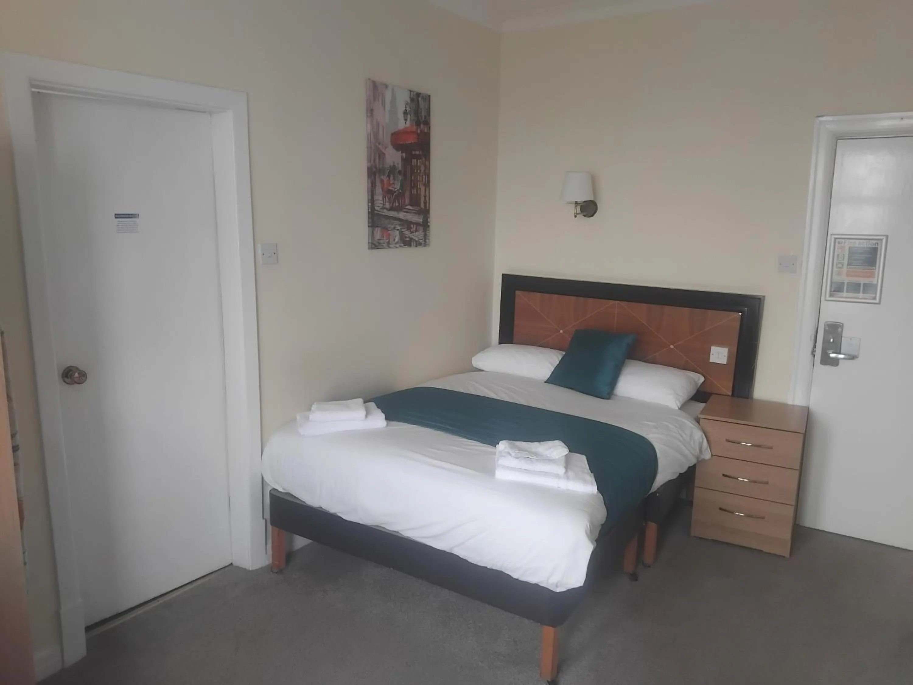 Bedroom, Bed in The Savoy Hotel