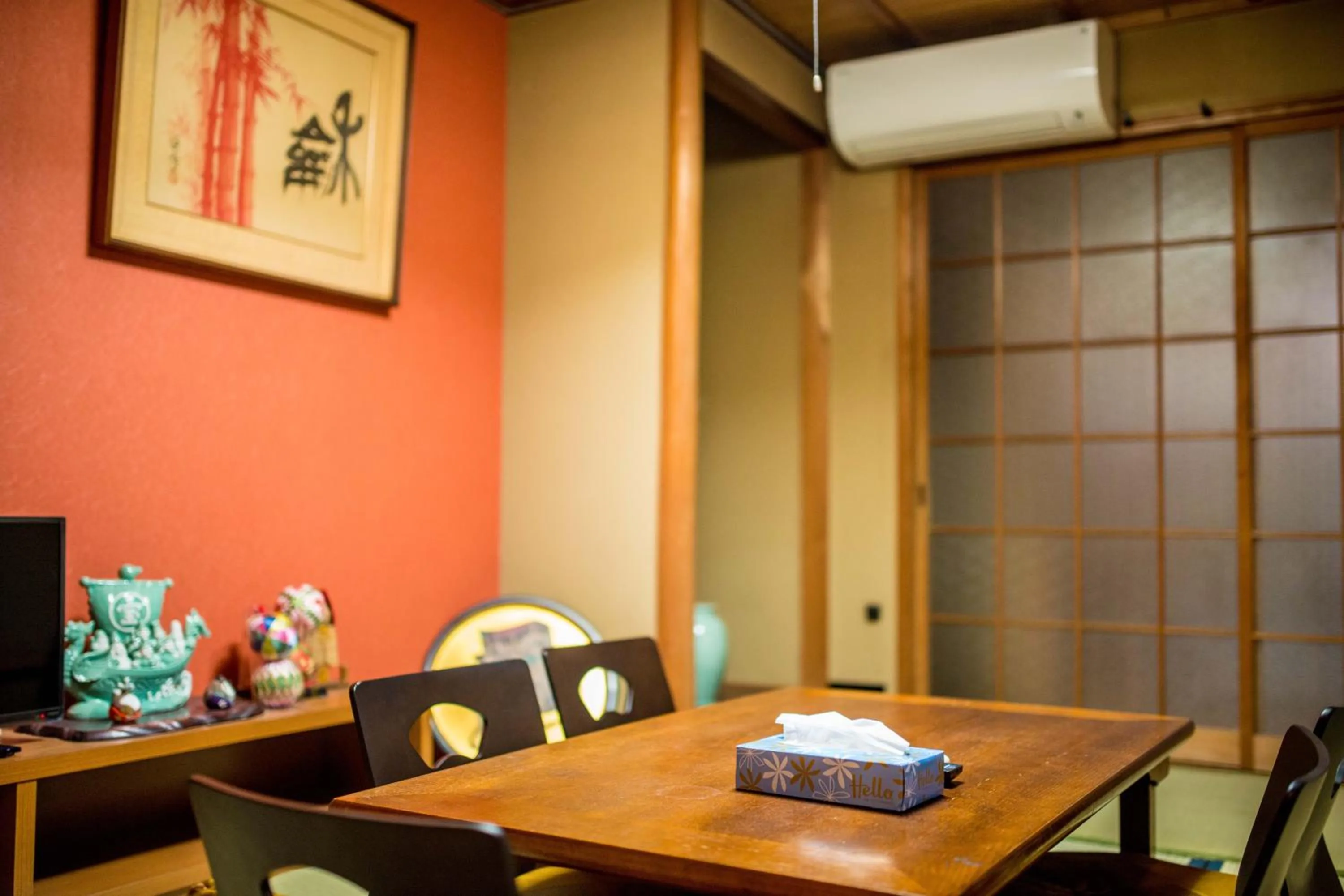 Photo of the whole room in Kumano House