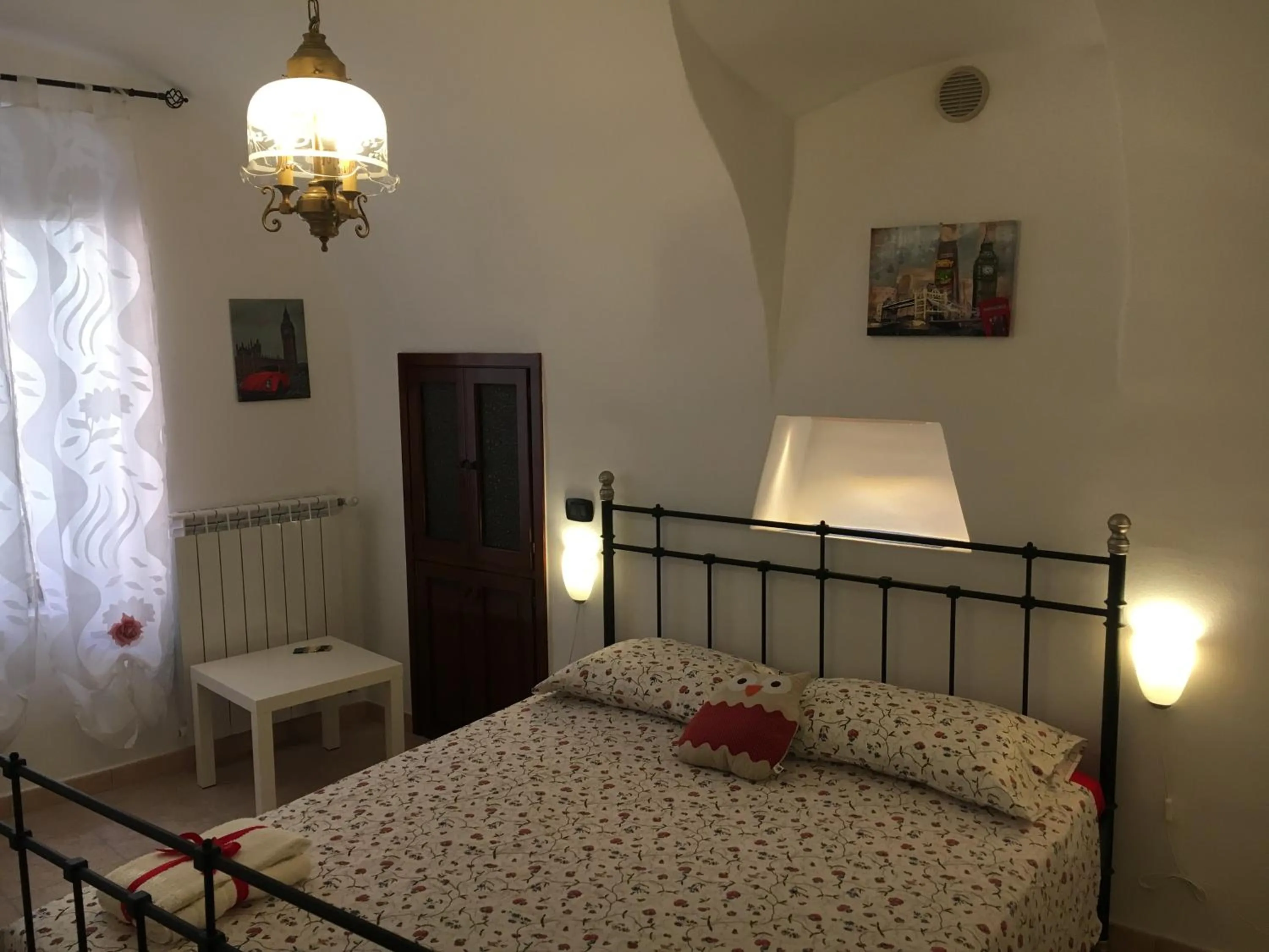 Photo of the whole room, Bed in La Torre di Clo B&B
