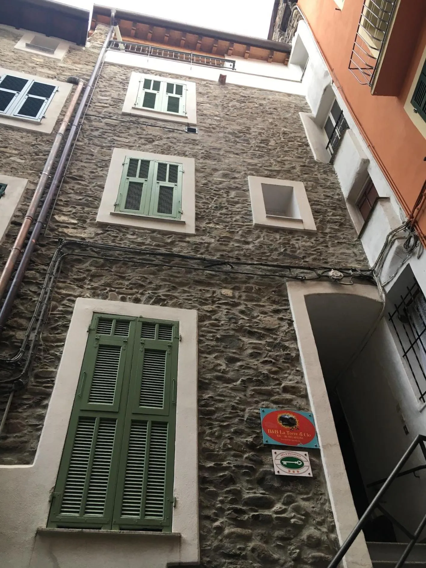 Facade/entrance in La Torre di Clo B&B