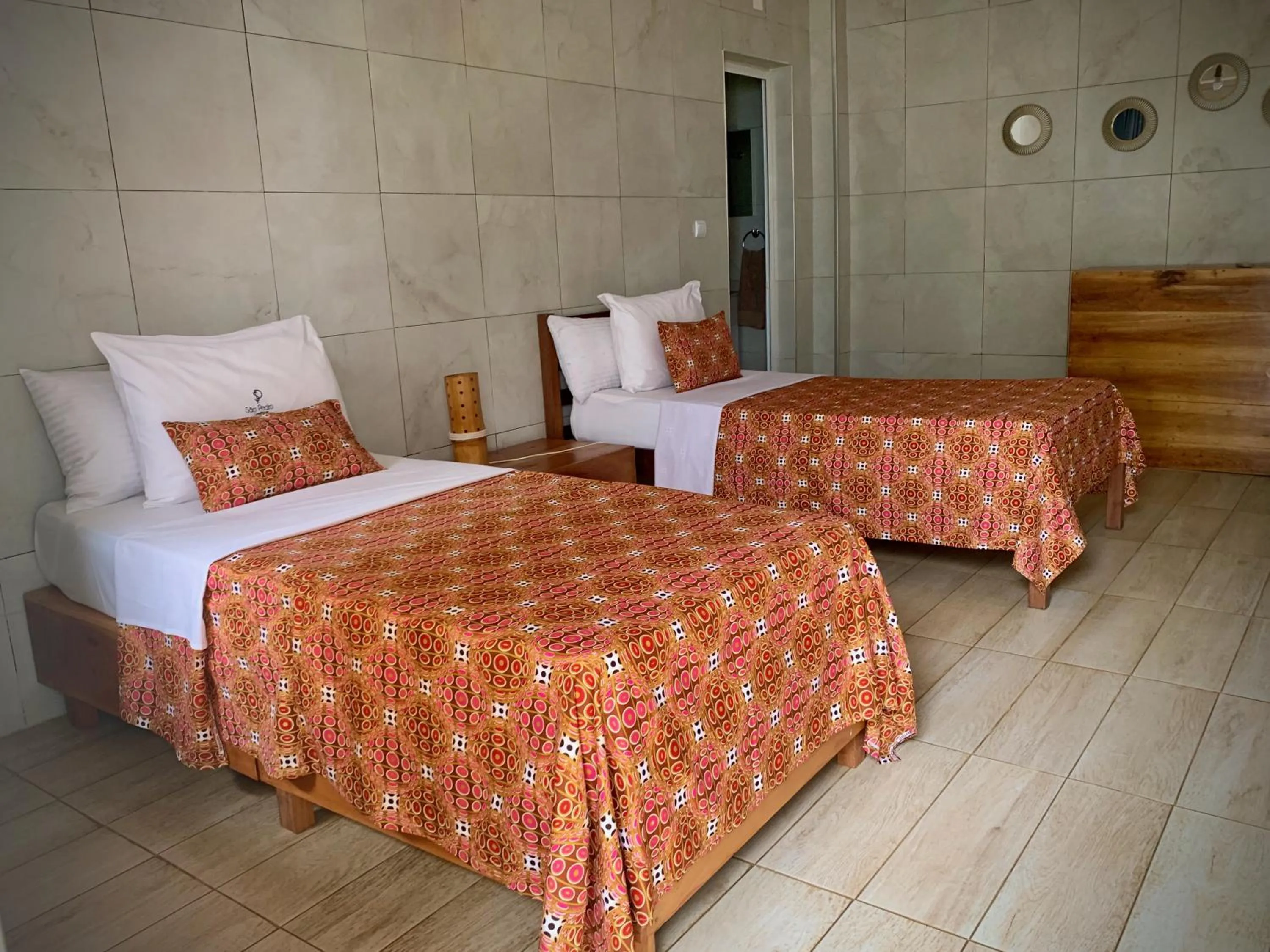 Double or Twin Room in São Pedro Guesthouse