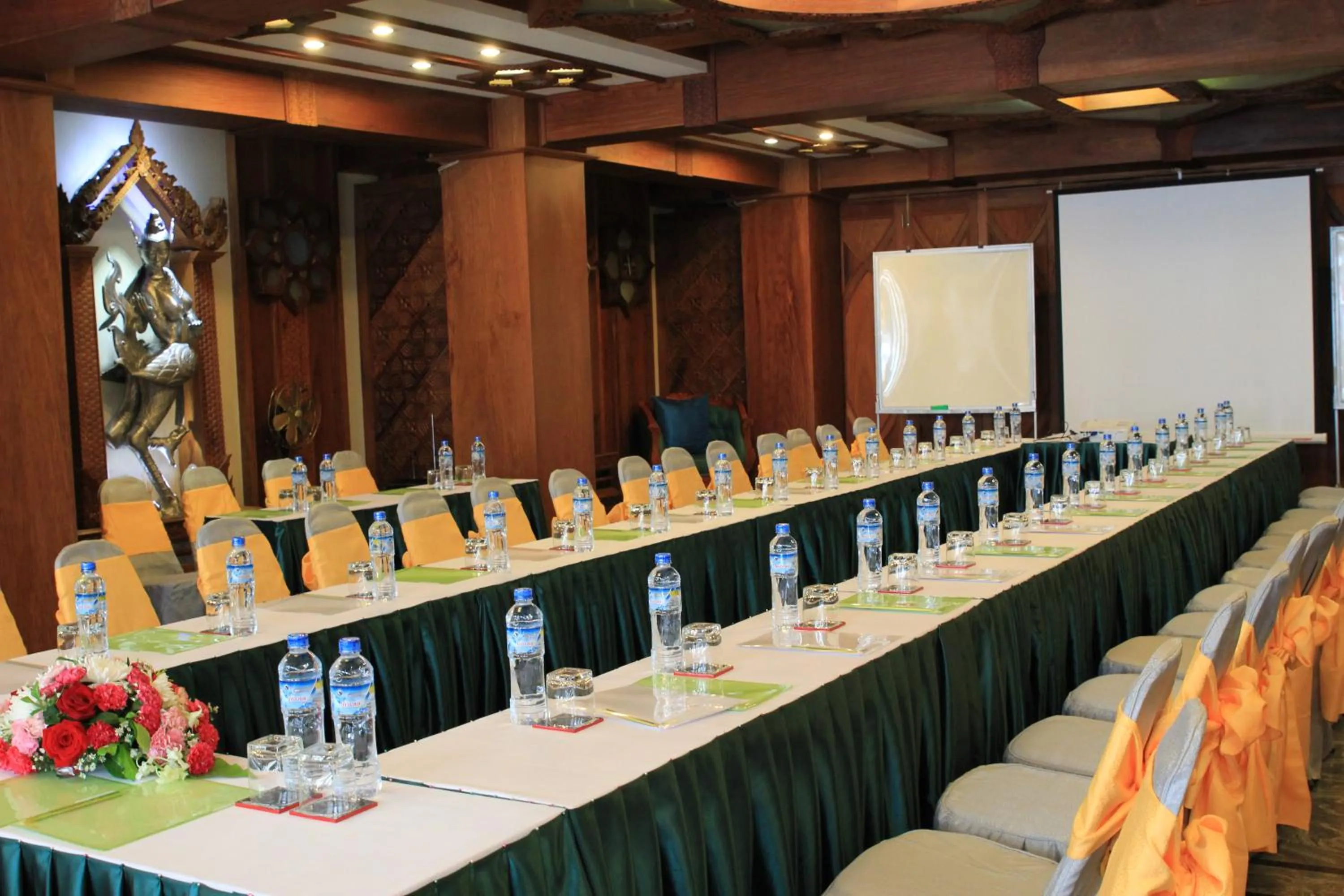 Business facilities in Chanthapanya Hotel