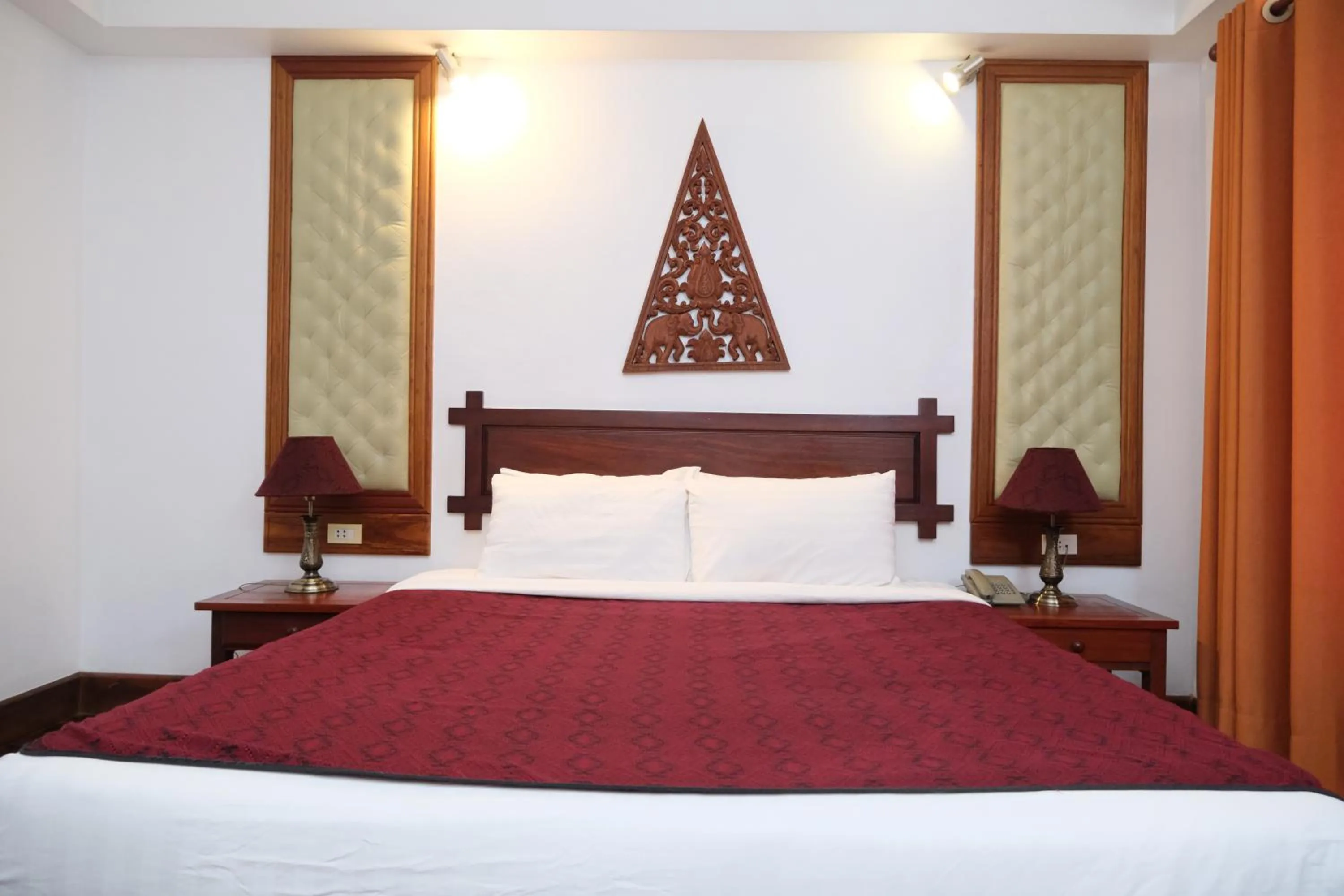 Bed in Chanthapanya Hotel