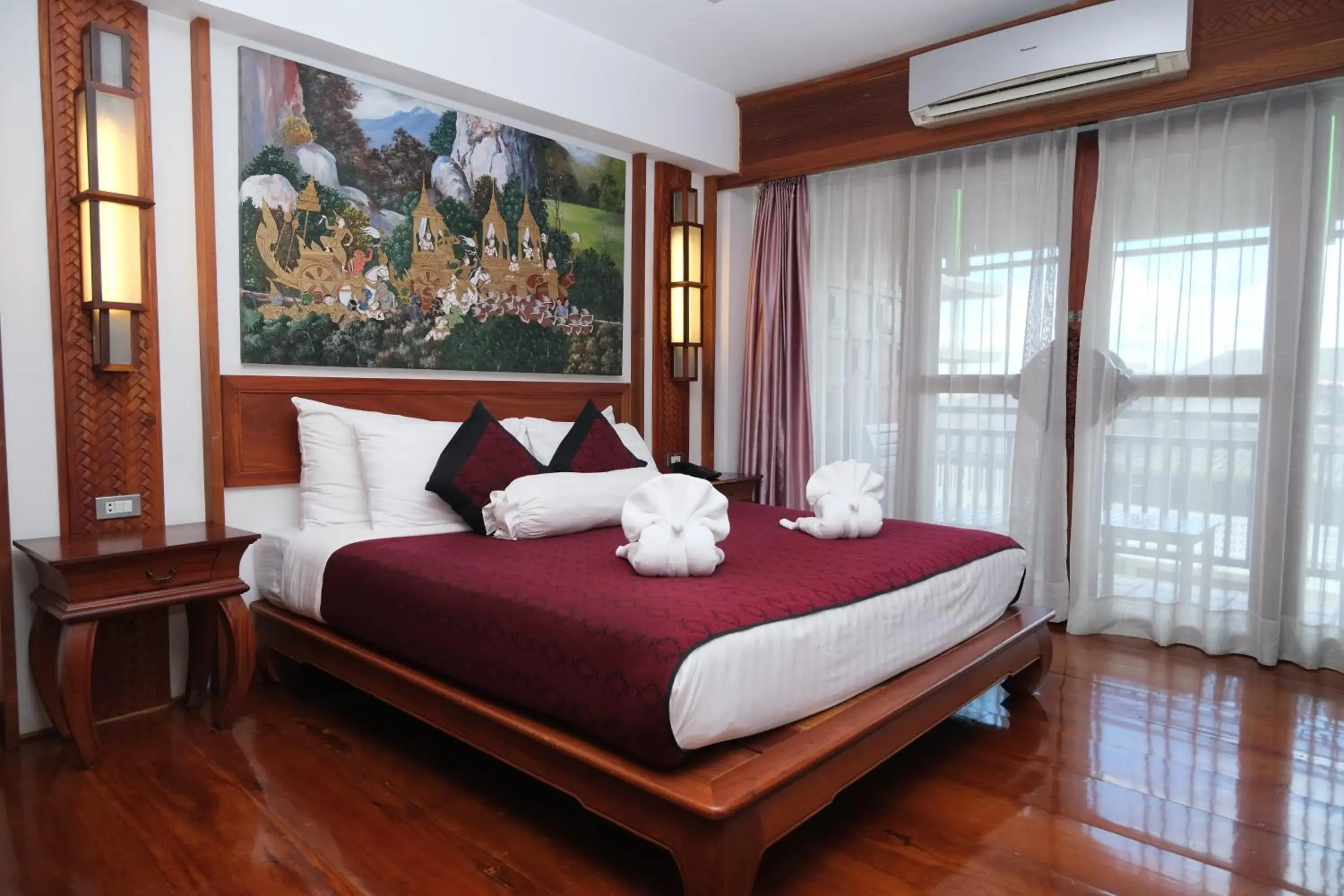 King Suite in Chanthapanya Hotel King Suite in Chanthapanya Hotel