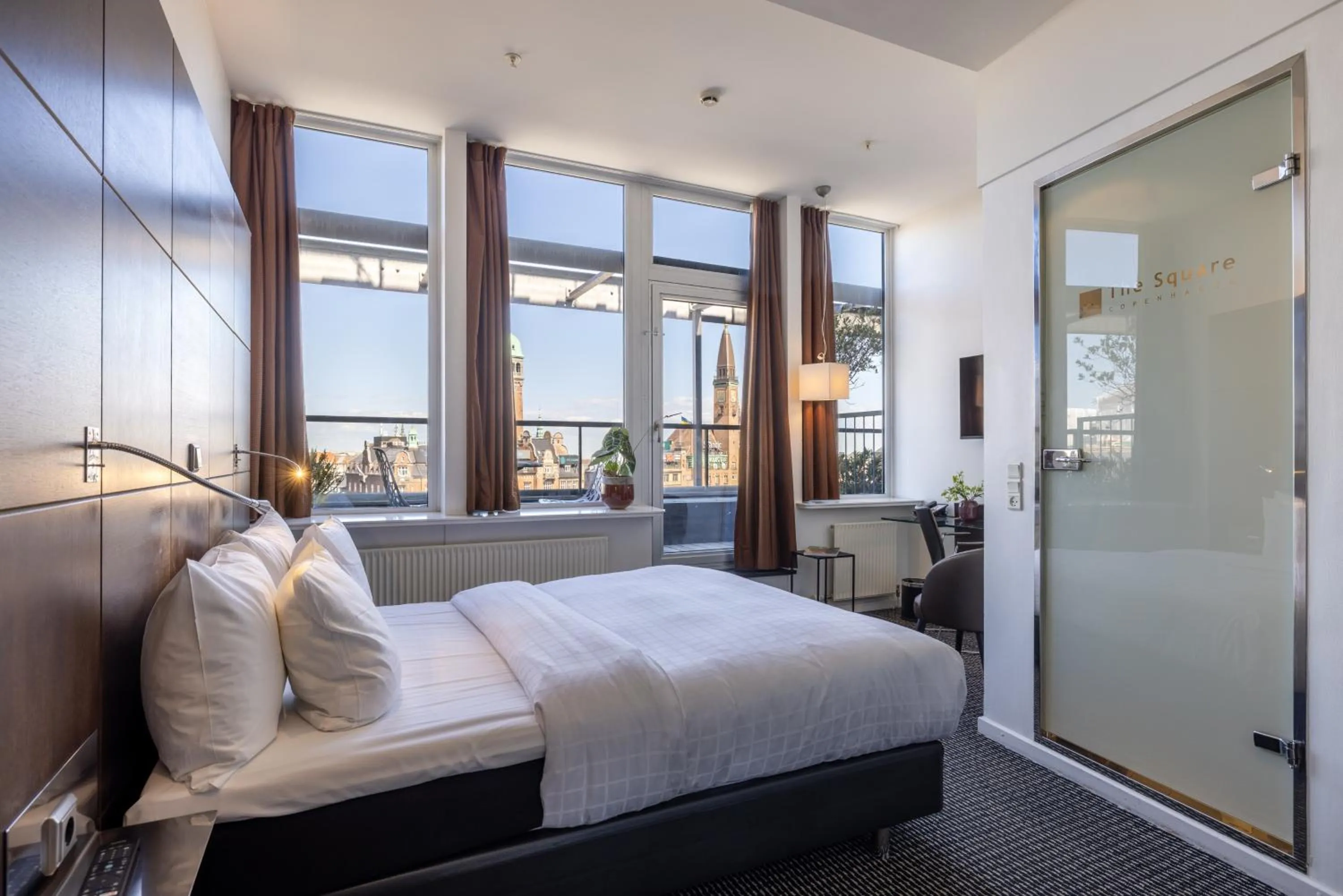 View (from property/room), Bed in The Square