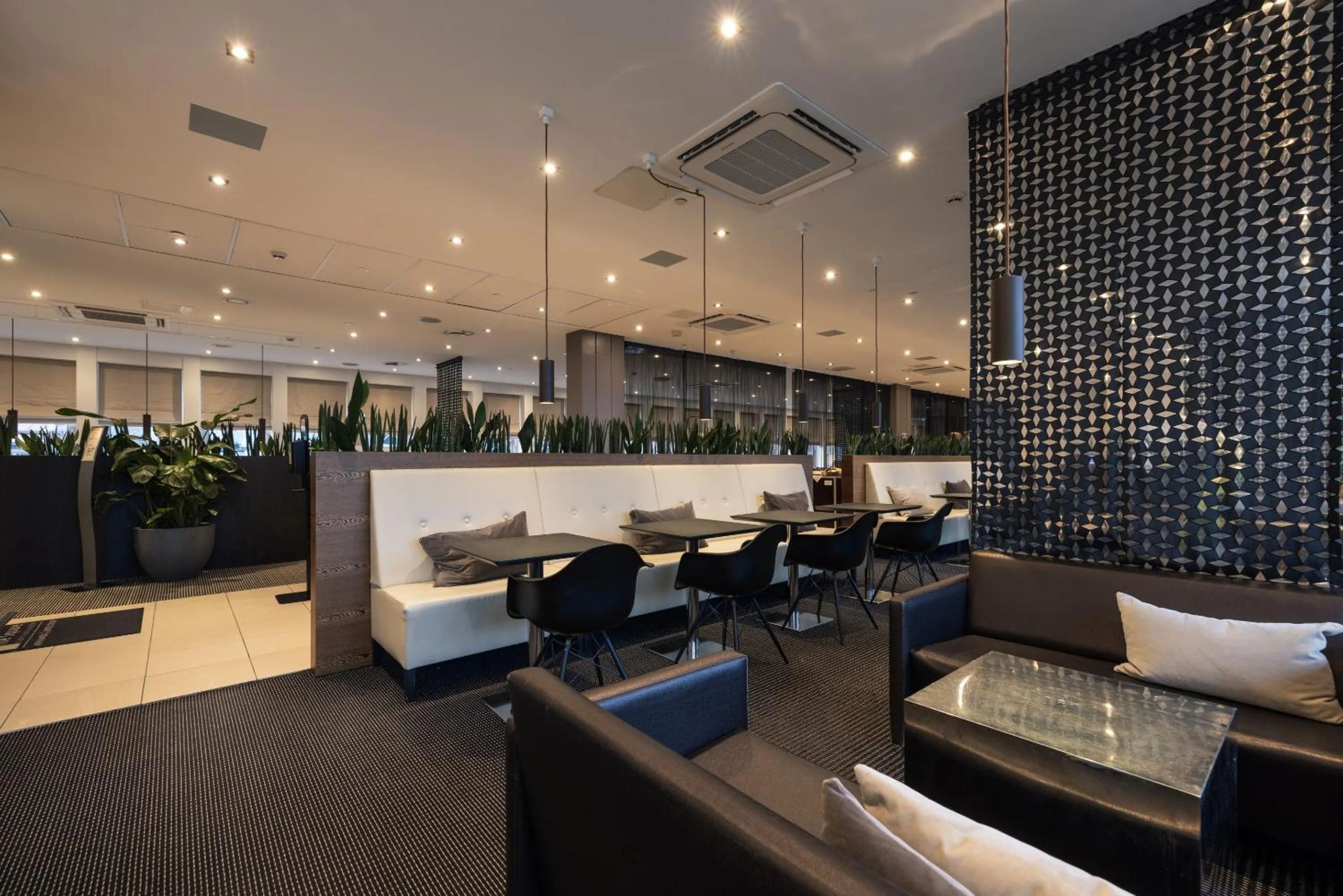 Breakfast in The Square