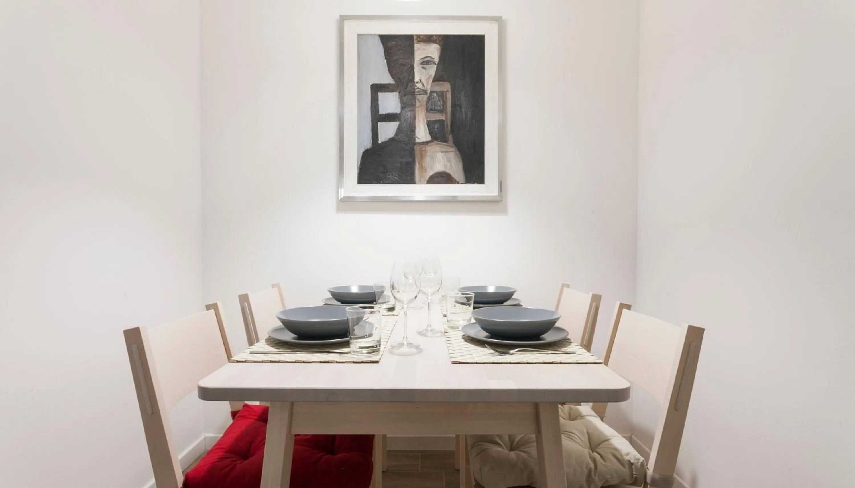 Dining area in Italianway-Veniero 8