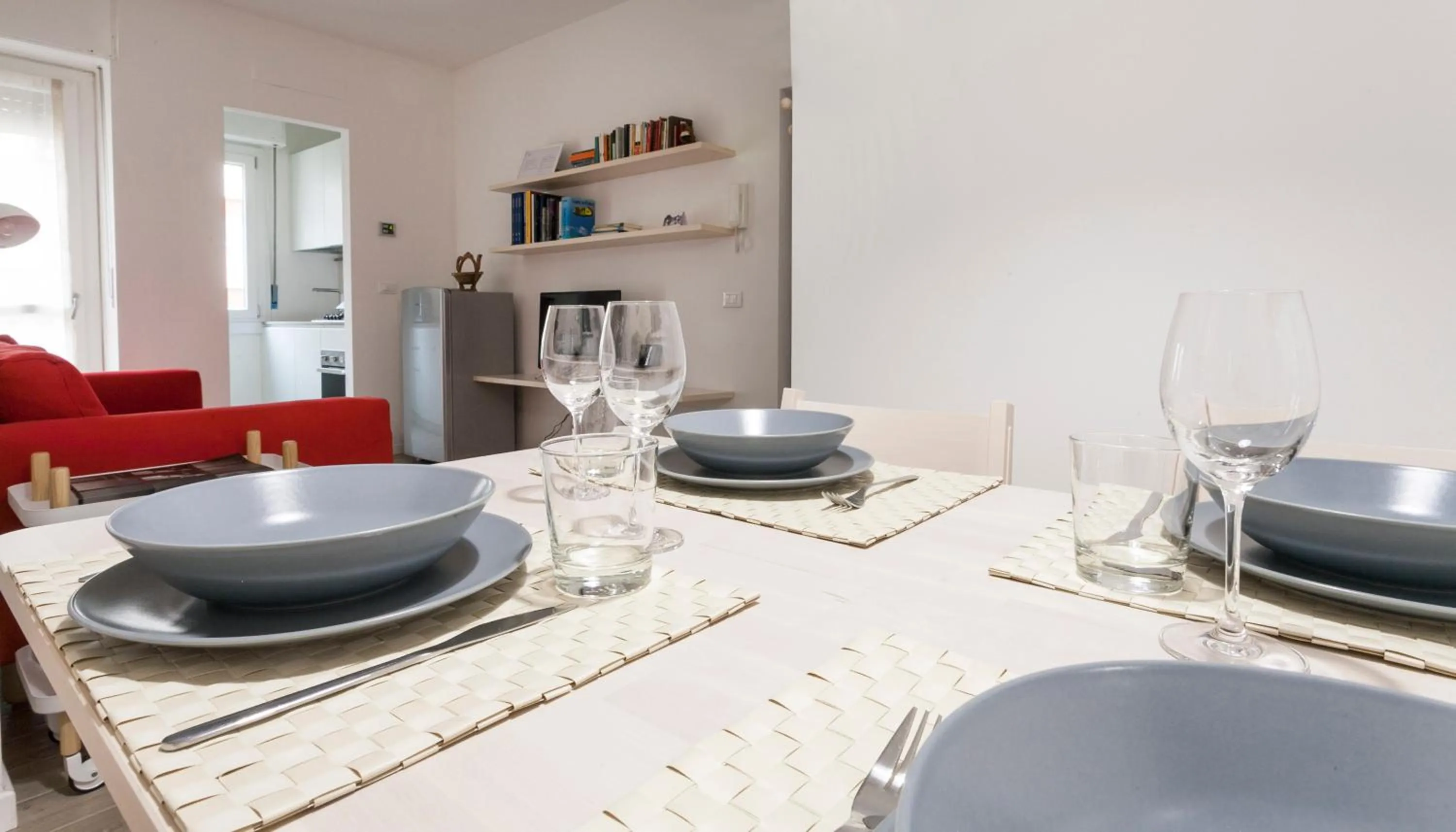 Dining area in Italianway-Veniero 8