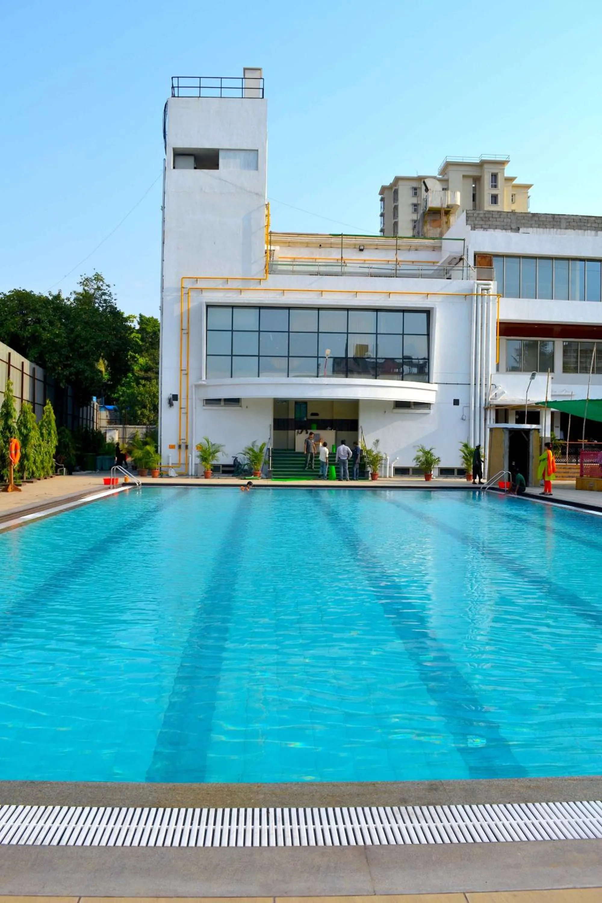 Swimming pool in Club Emerald