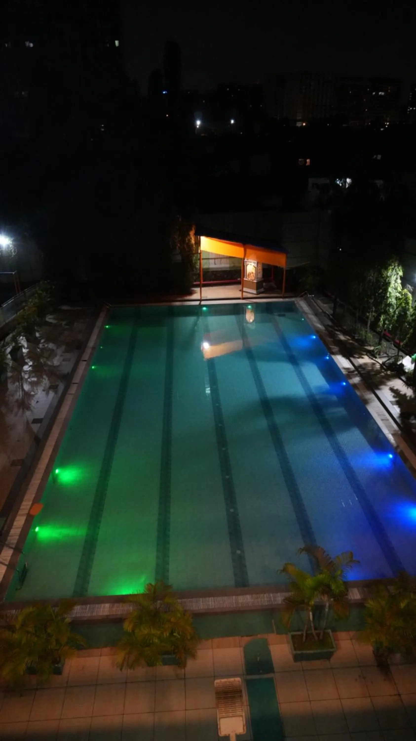 Swimming pool in Club Emerald