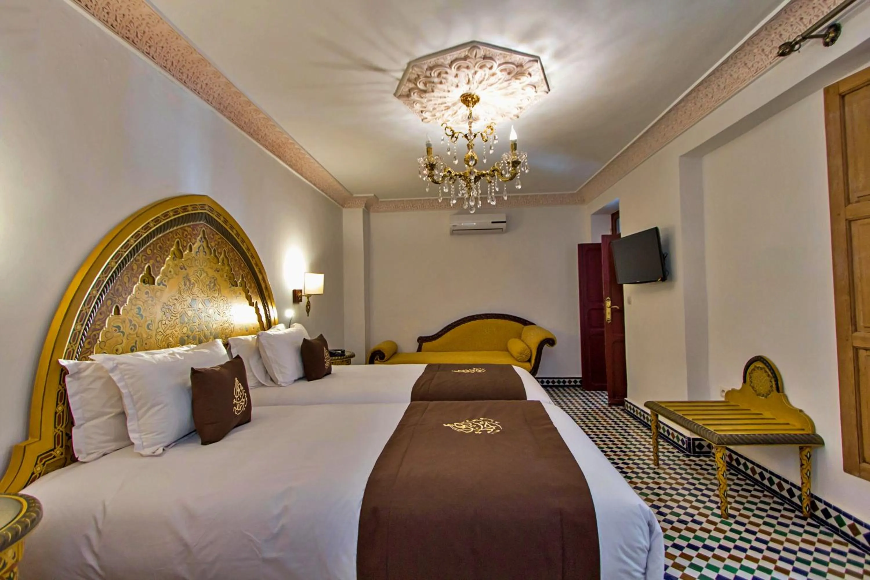 Photo of the whole room, Bed in Riad Marjana suites & Spa