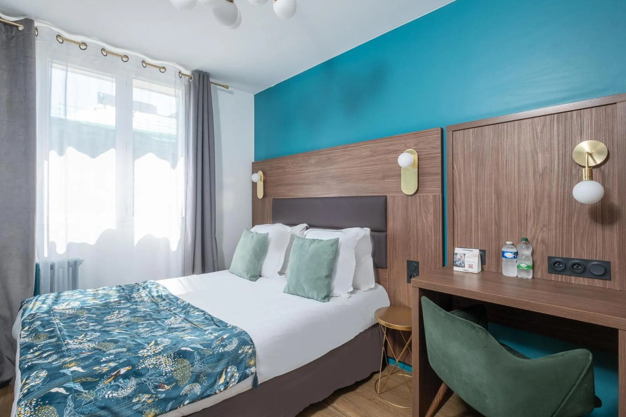 Bed in The Originals Boutique, Hôtel Le Marignan,Le Havre Centre Gare