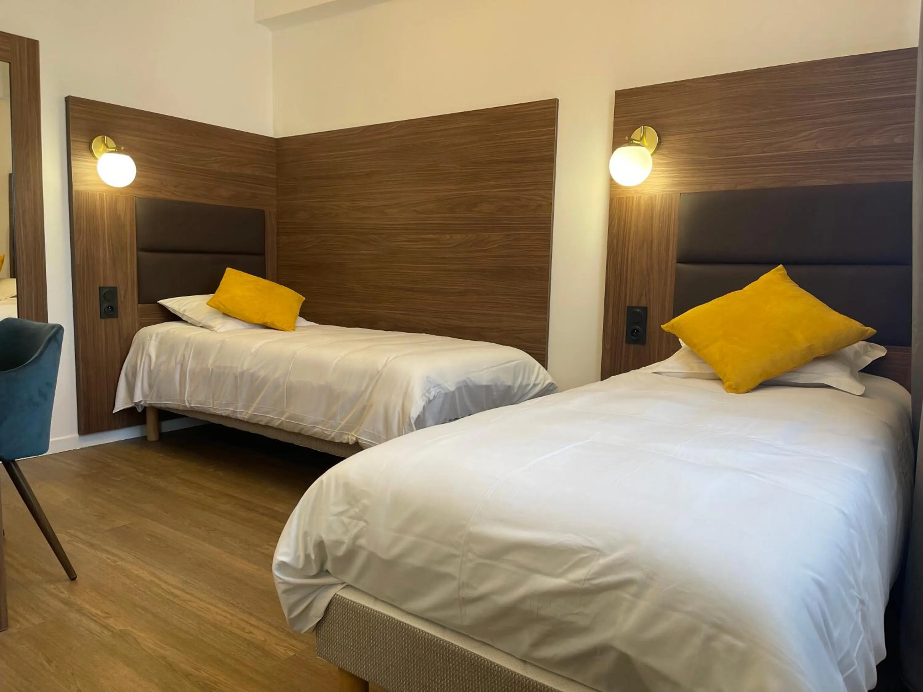 Bed in The Originals Boutique, Hôtel Le Marignan,Le Havre Centre Gare