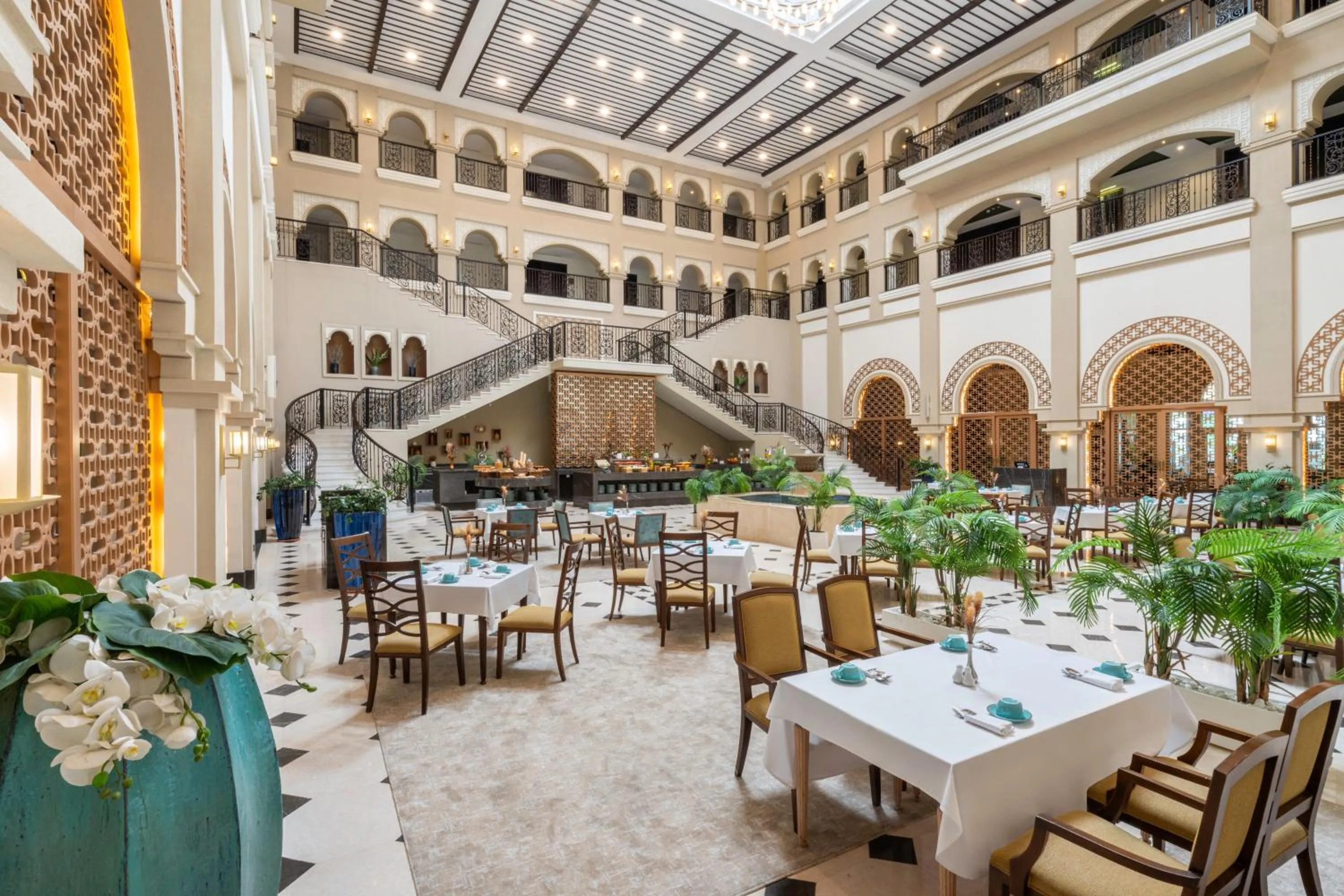 Restaurant/places to eat in Al Habtoor Polo Resort