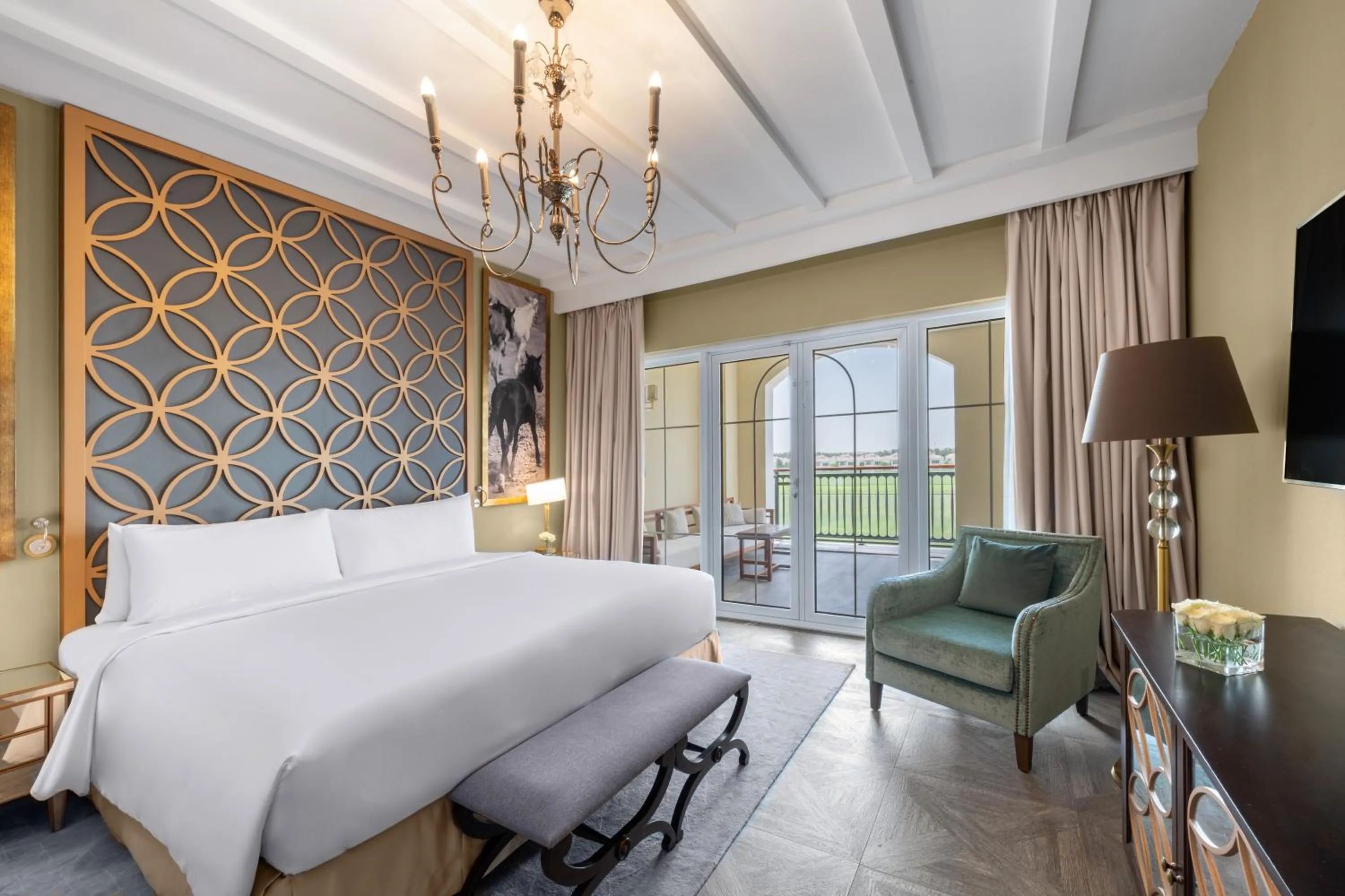 Bedroom, Bed in Al Habtoor Polo Resort