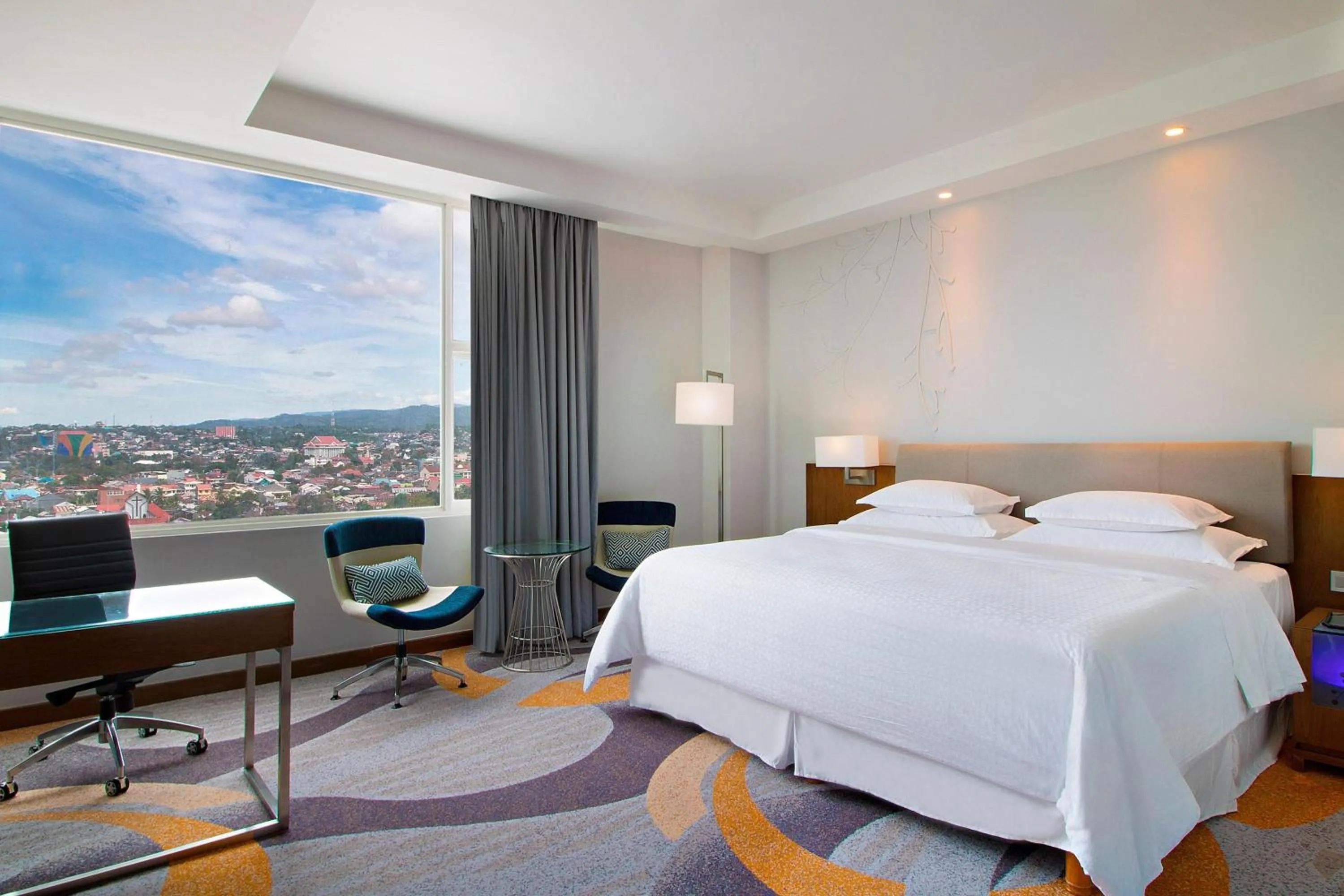 Bedroom, Bed in Four Points by Sheraton Manado