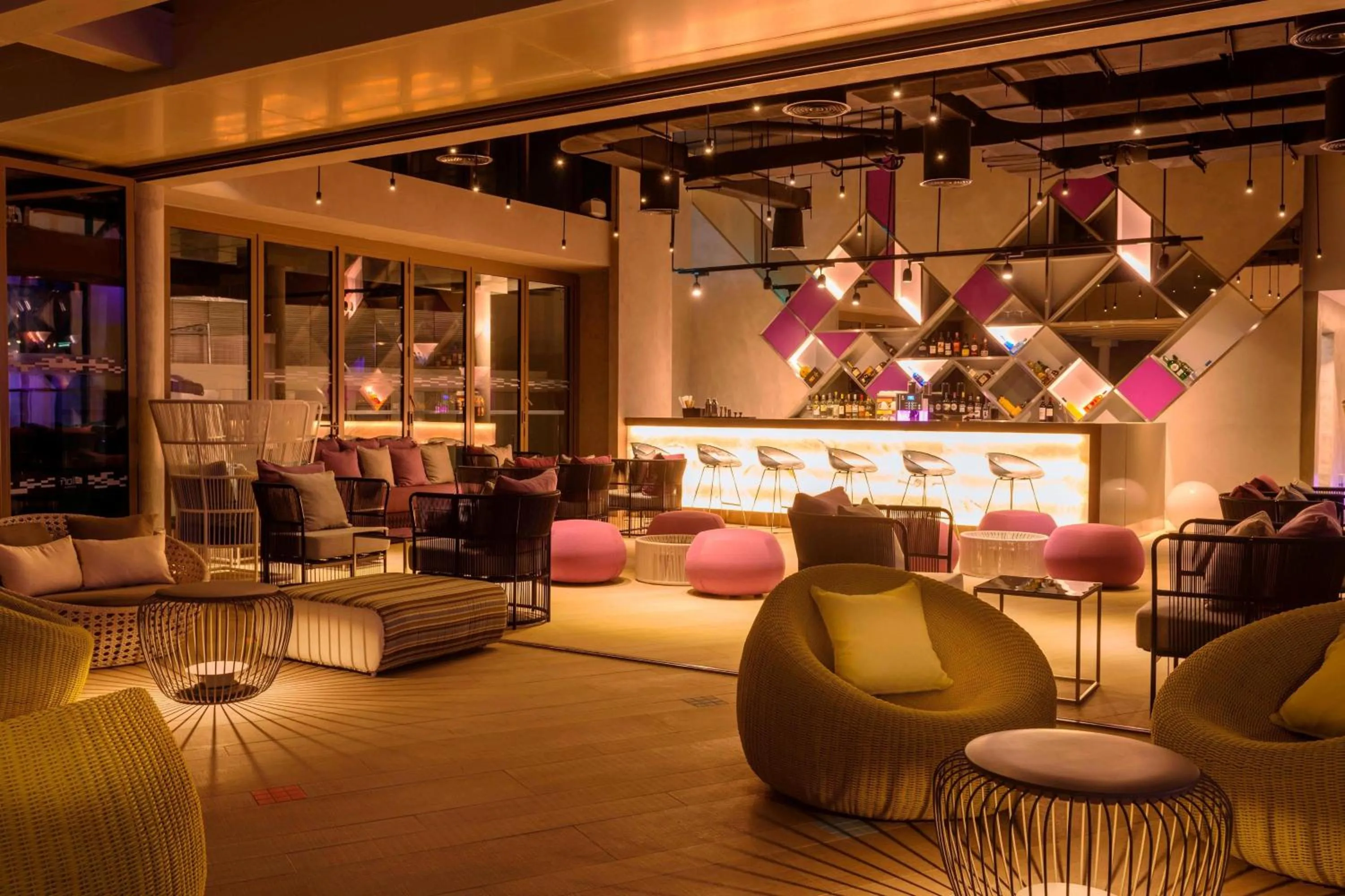Restaurant/places to eat in Aloft Al Ain