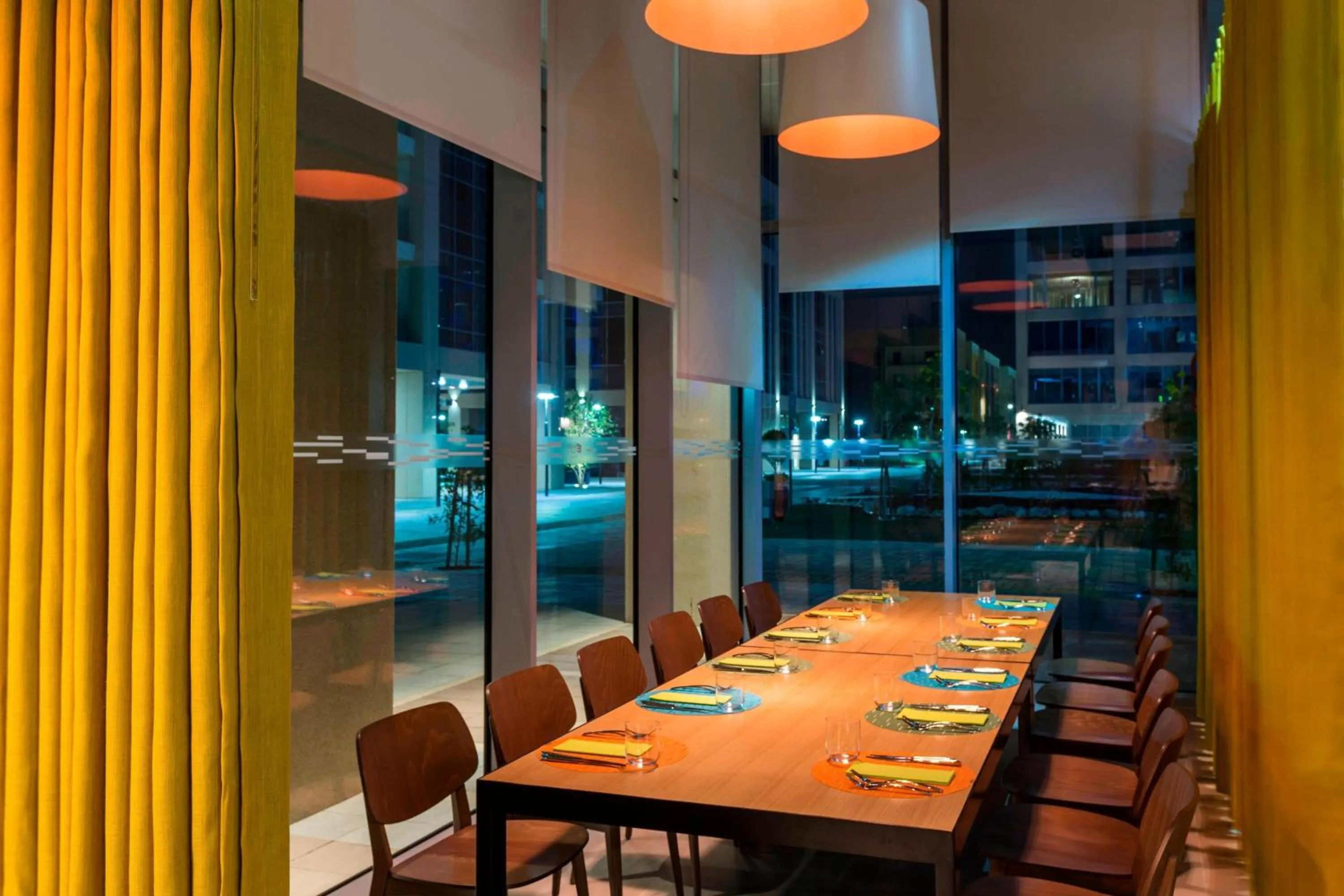 Restaurant/places to eat in Aloft Al Ain