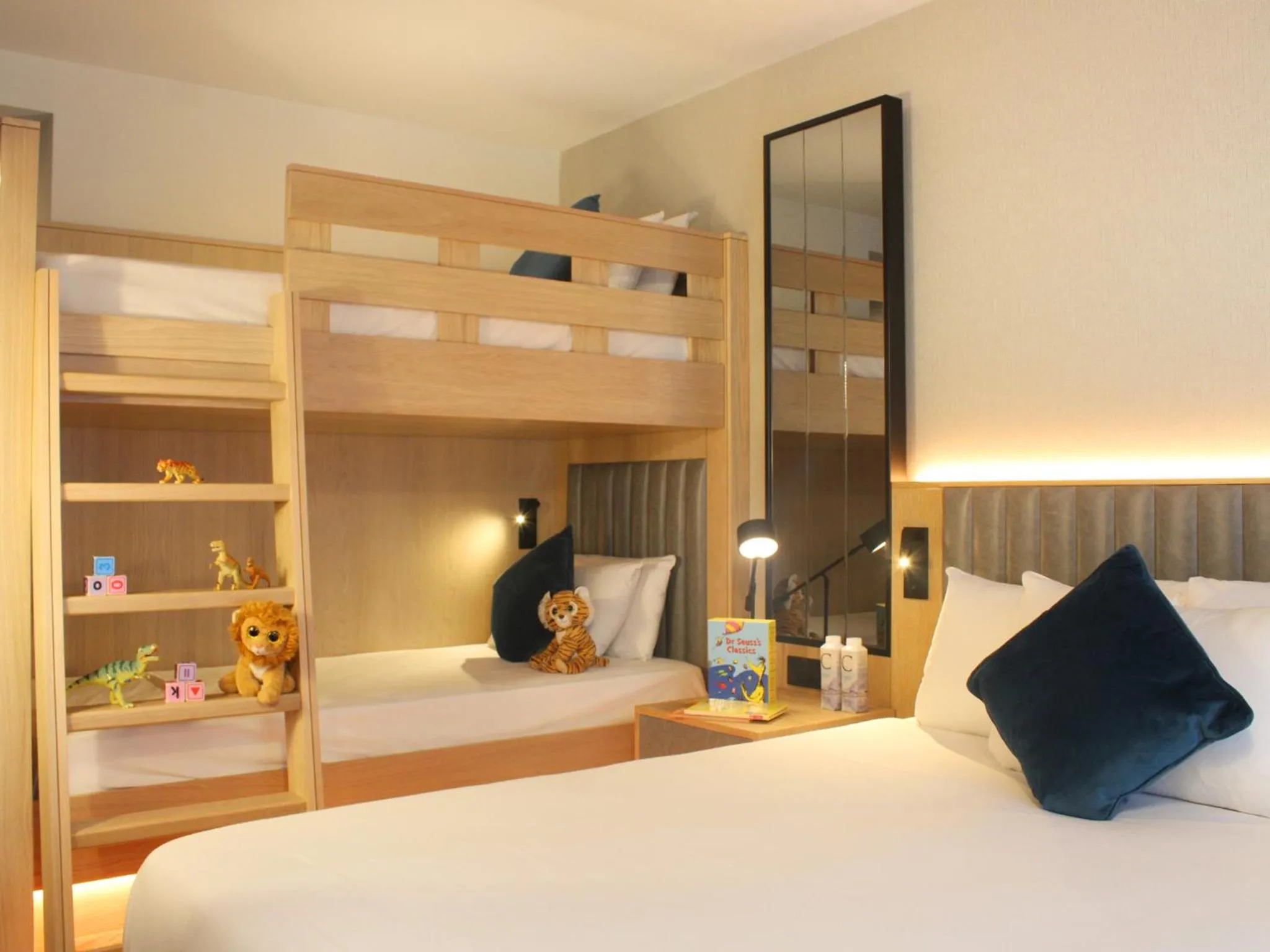 Bedroom, Bed in The Connacht Hotel