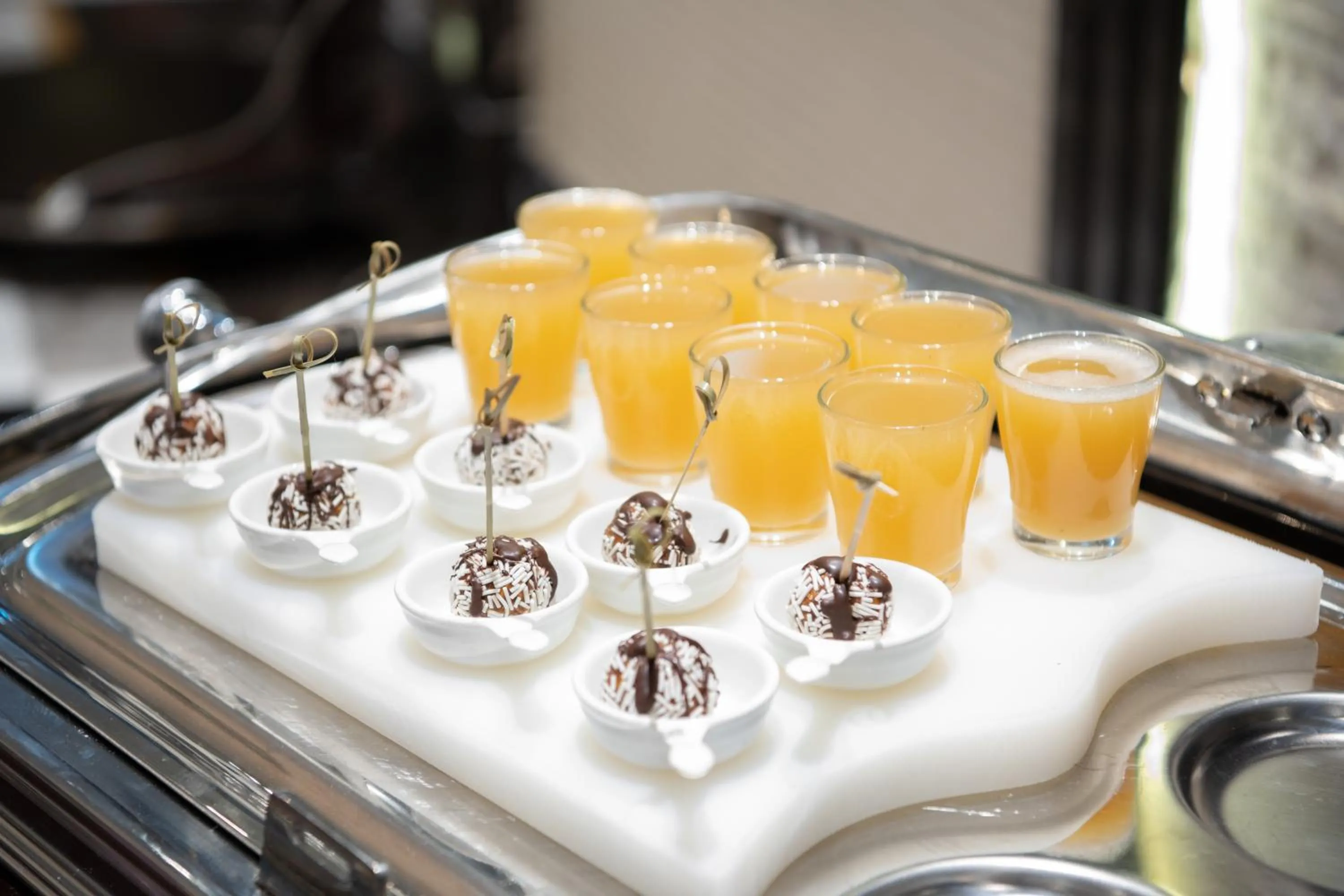 Food and drinks in Park Inn by Radisson Makkah Al Naseem