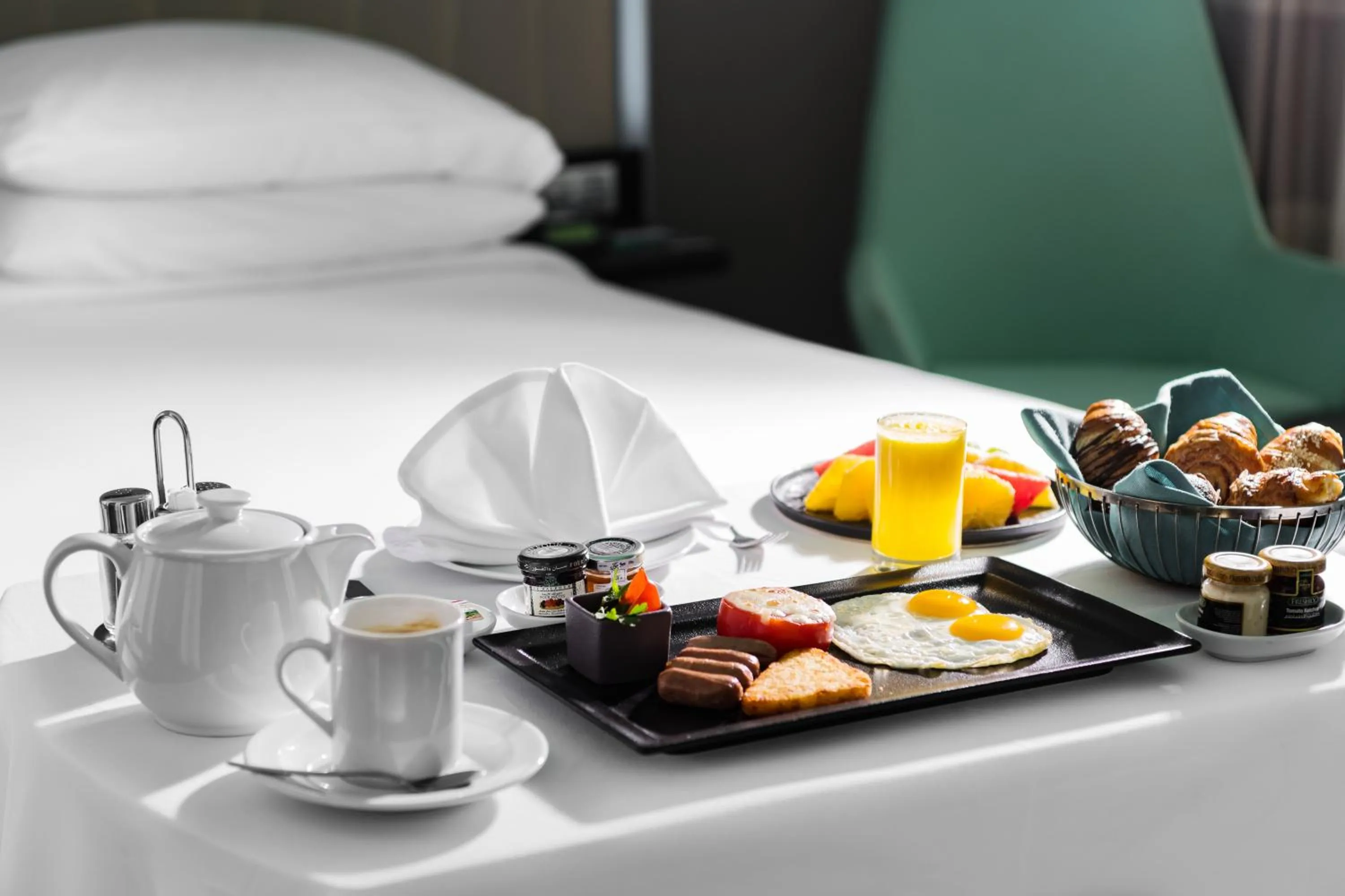 Food, Bed in Park Inn by Radisson Makkah Al Naseem