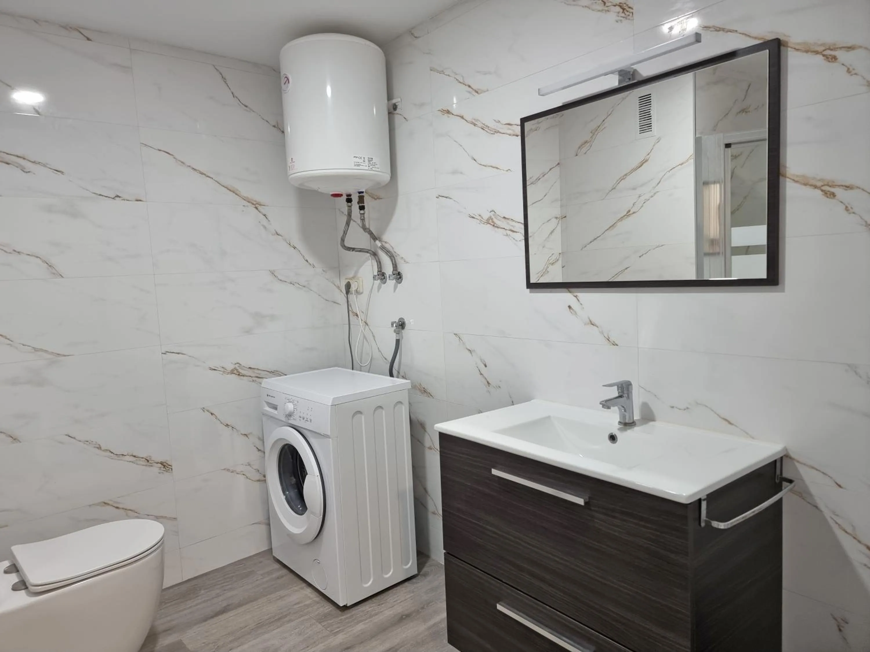 Bathroom in Apartamentos Eurhostal 3000