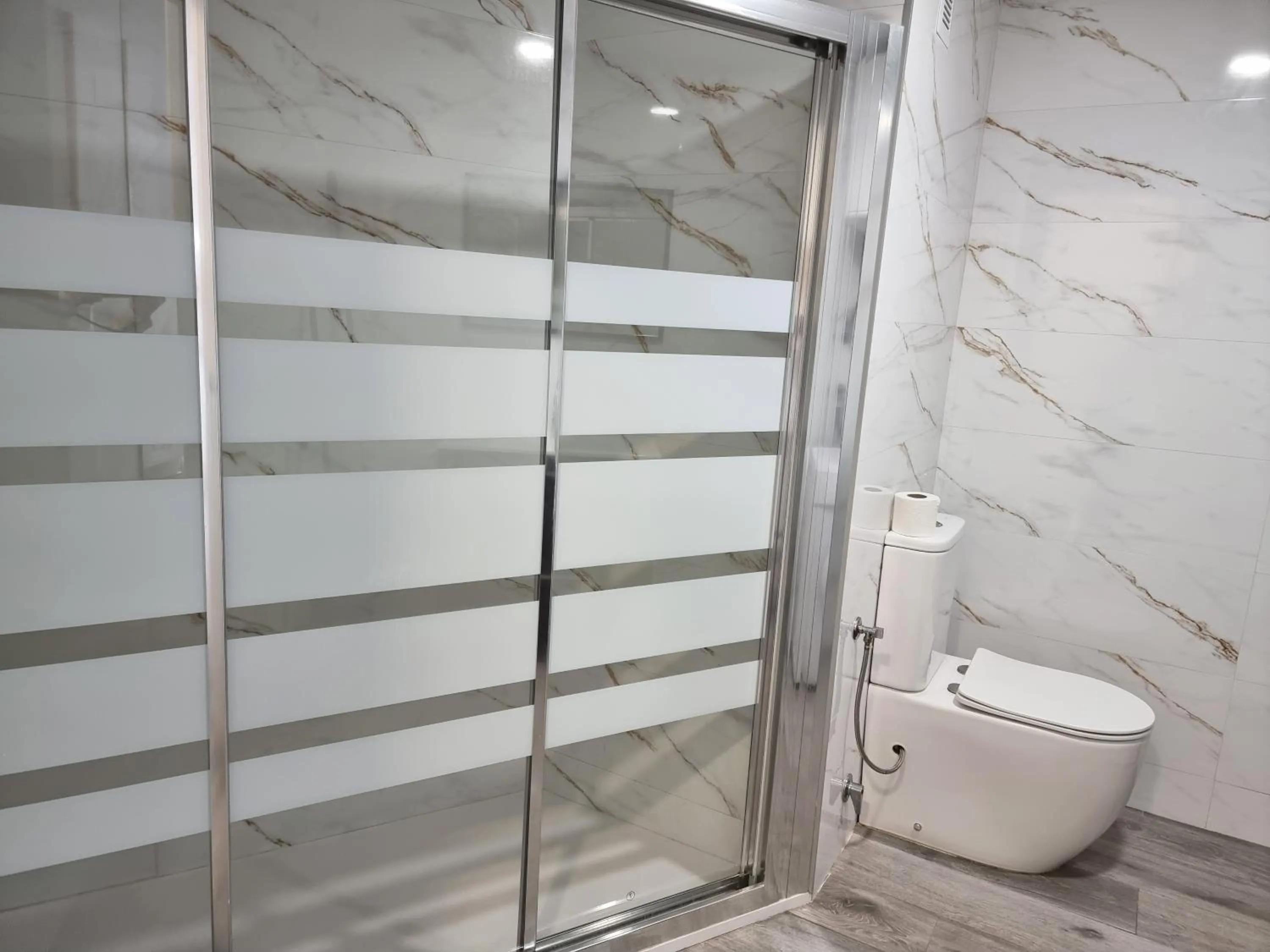 Bathroom in Apartamentos Eurhostal 3000