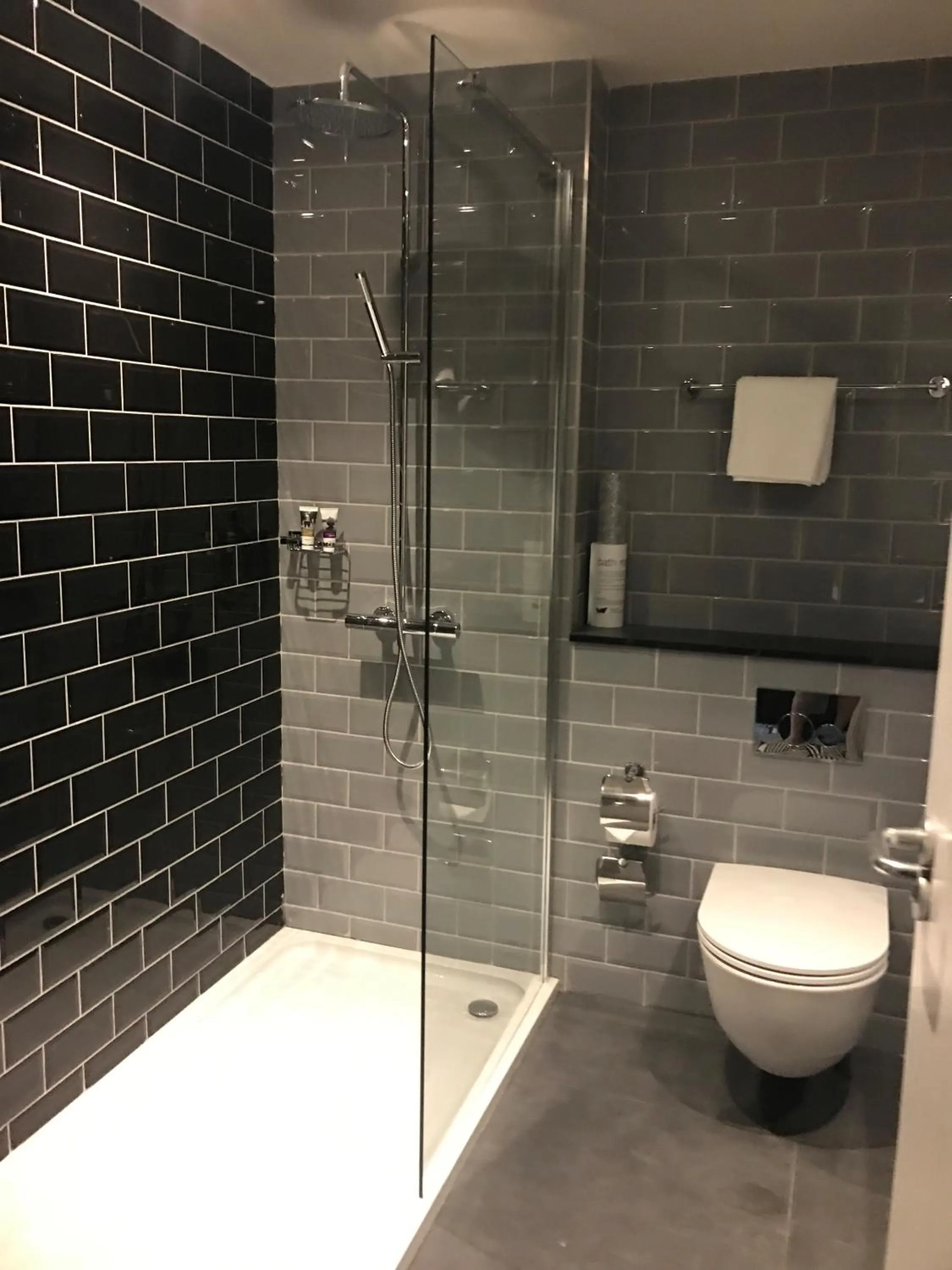 Shower in Hunton Park Hotel