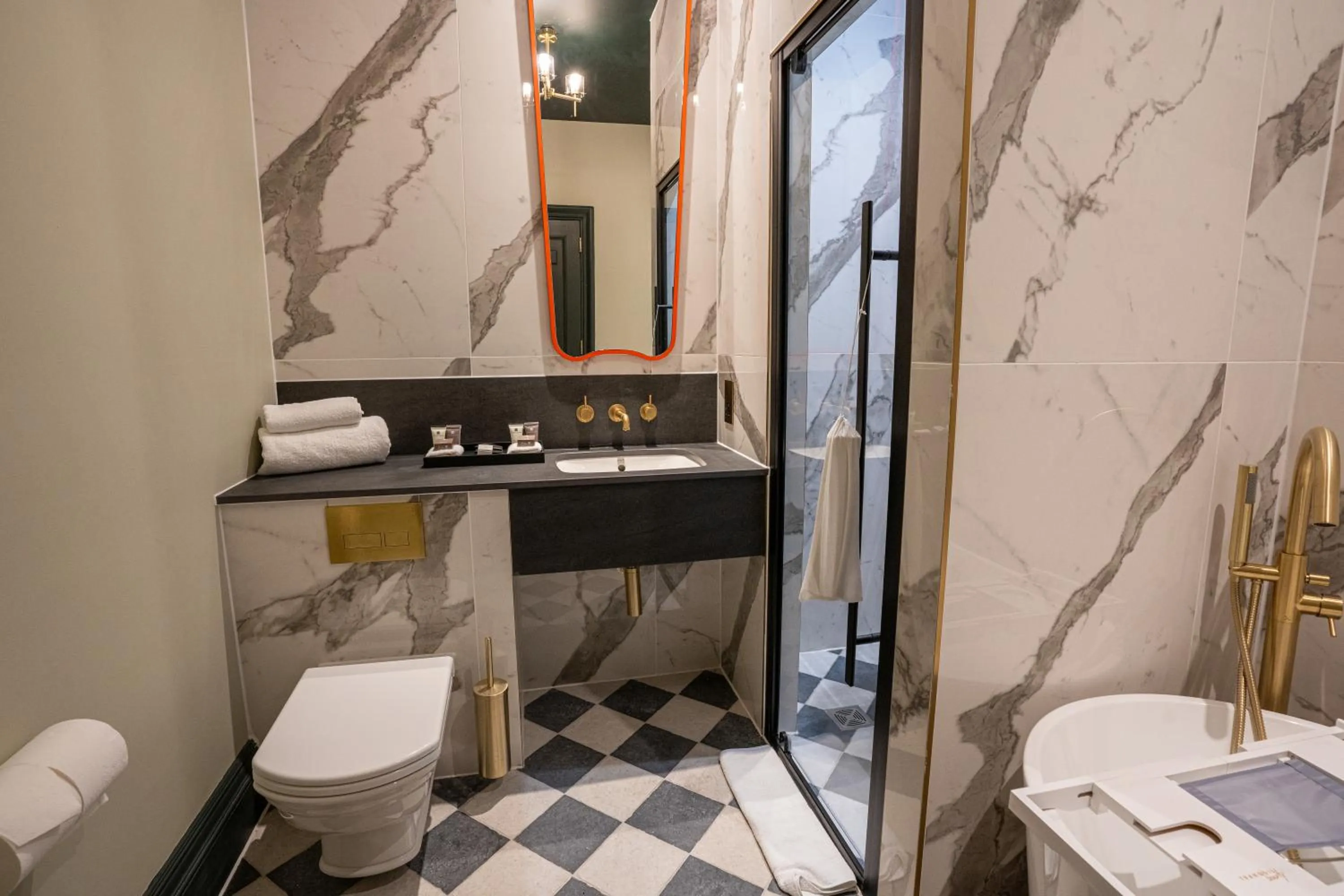 Shower in Hunton Park Hotel