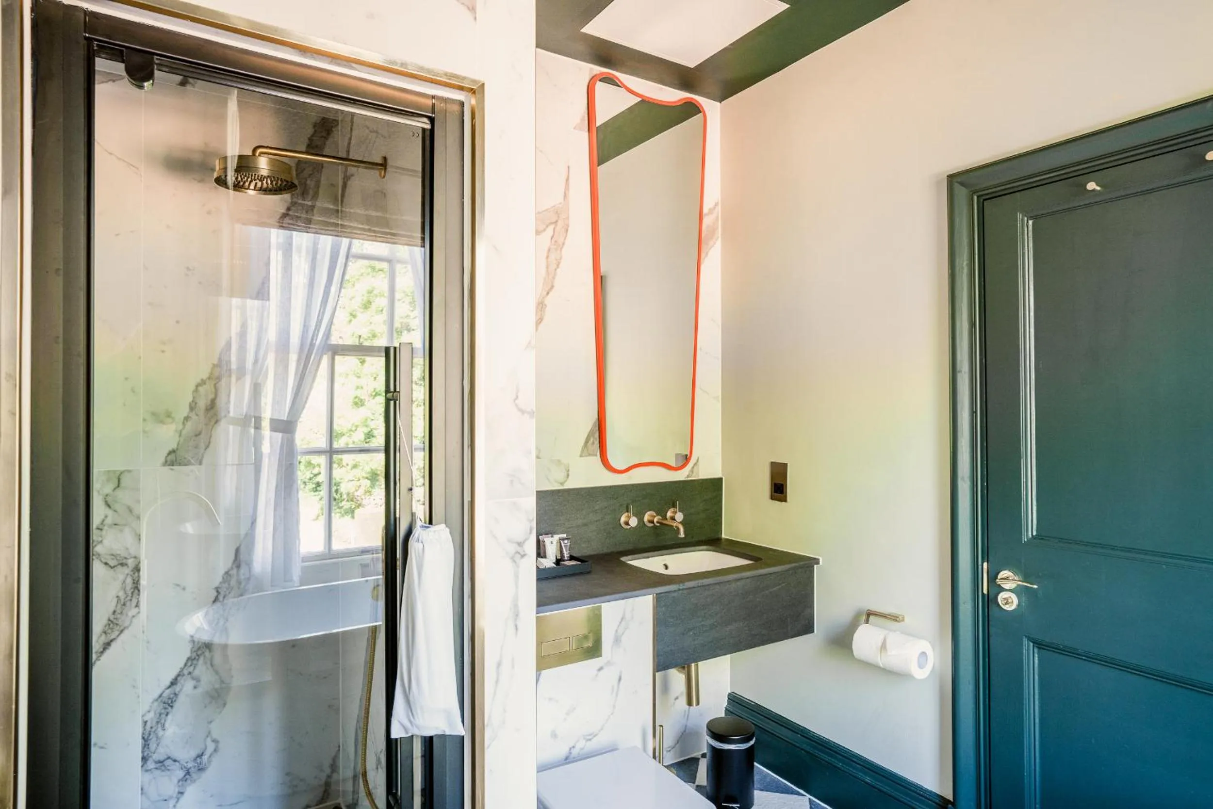 Shower in Hunton Park Hotel