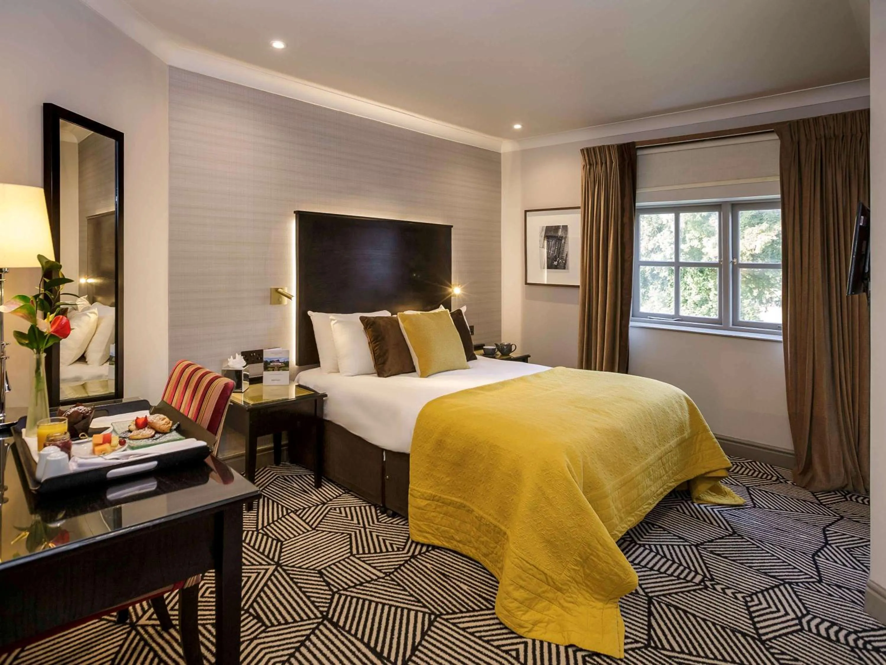 Photo of the whole room, Bed in Hunton Park Hotel