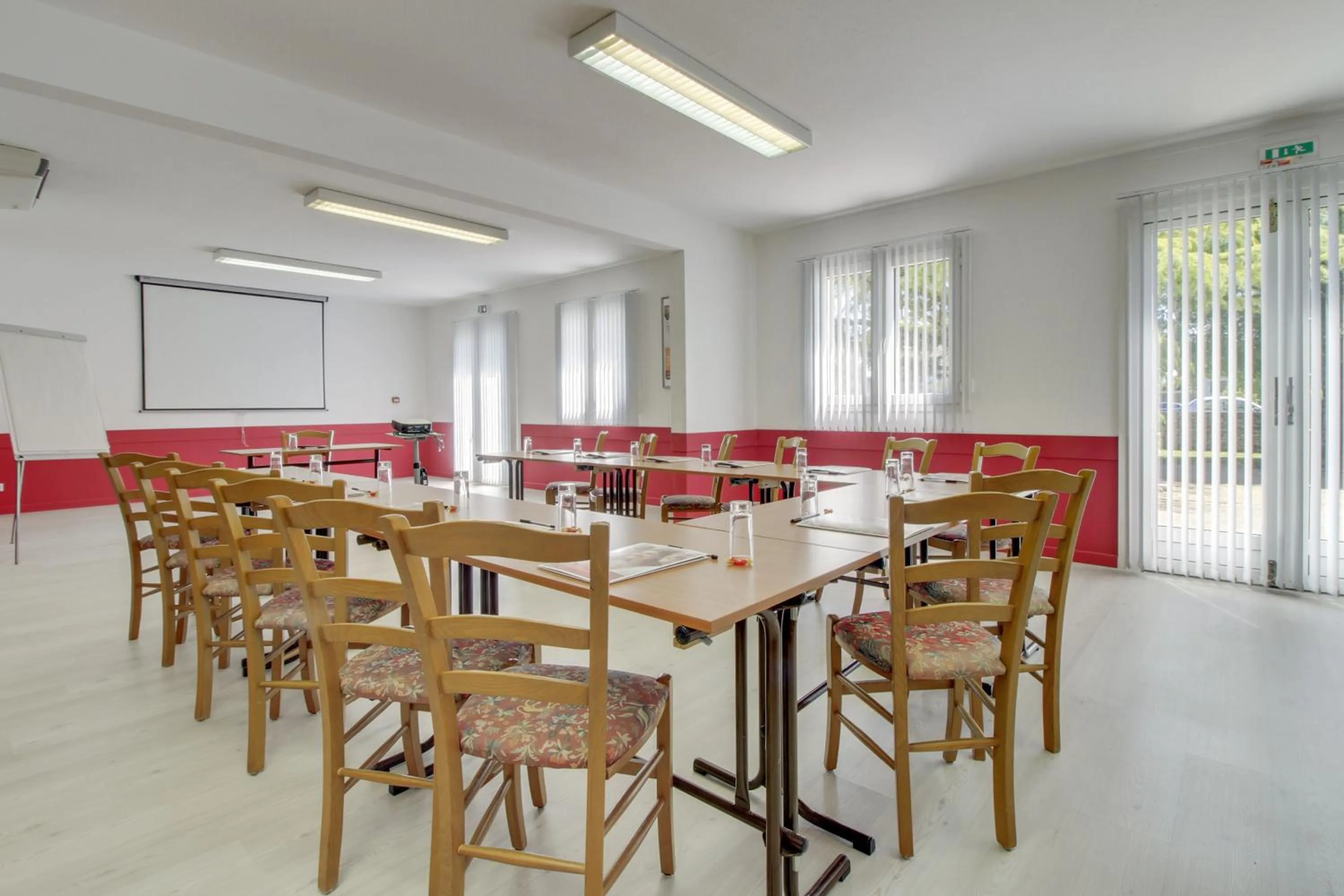 Meeting/conference room in Authentic by balladins Dijon / Marsannay-la-Côte