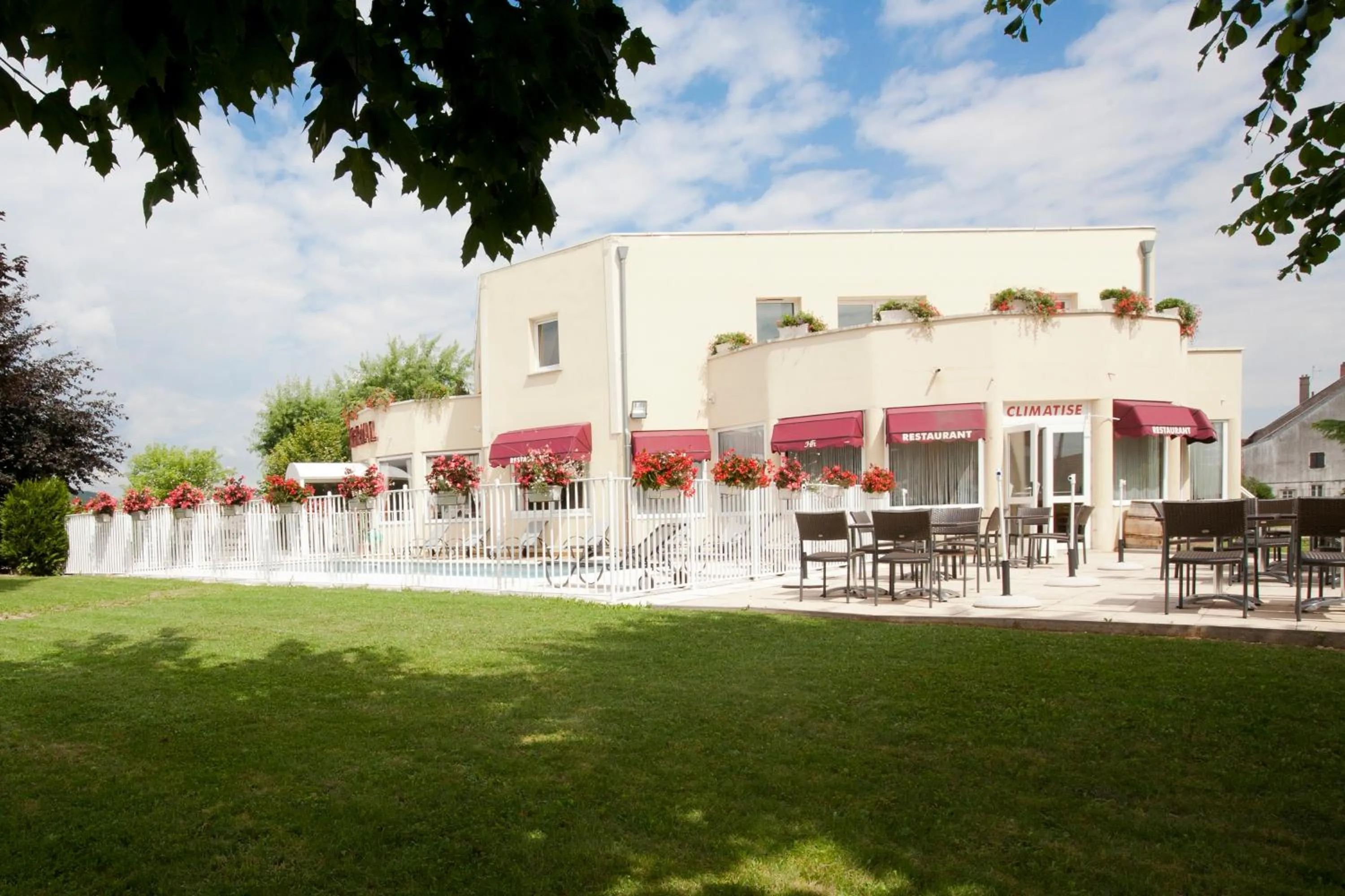 Facade/entrance in Authentic by balladins Dijon / Marsannay-la-Côte