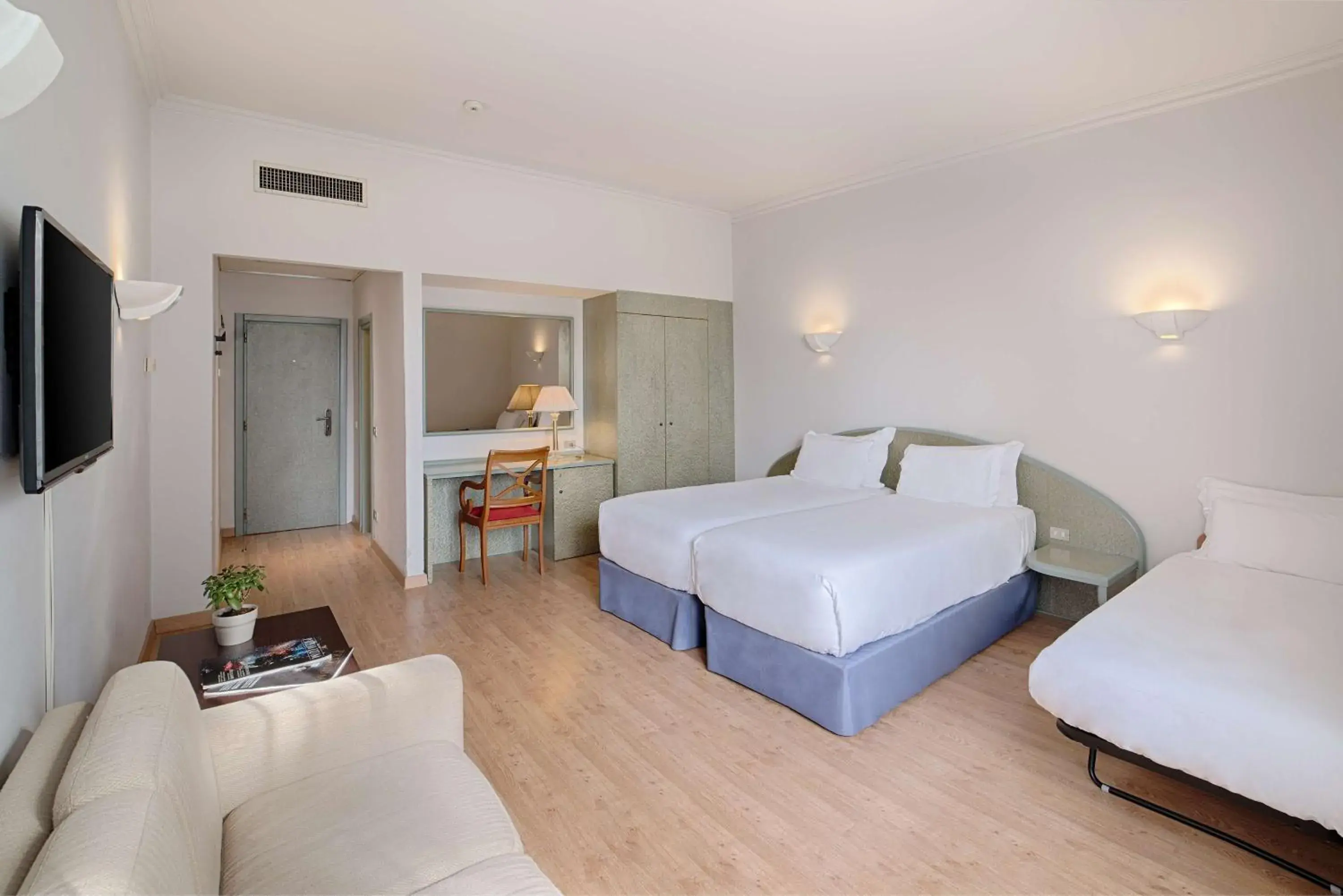 Family XXL Room in NH Ancona Family XXL Room in NH Ancona