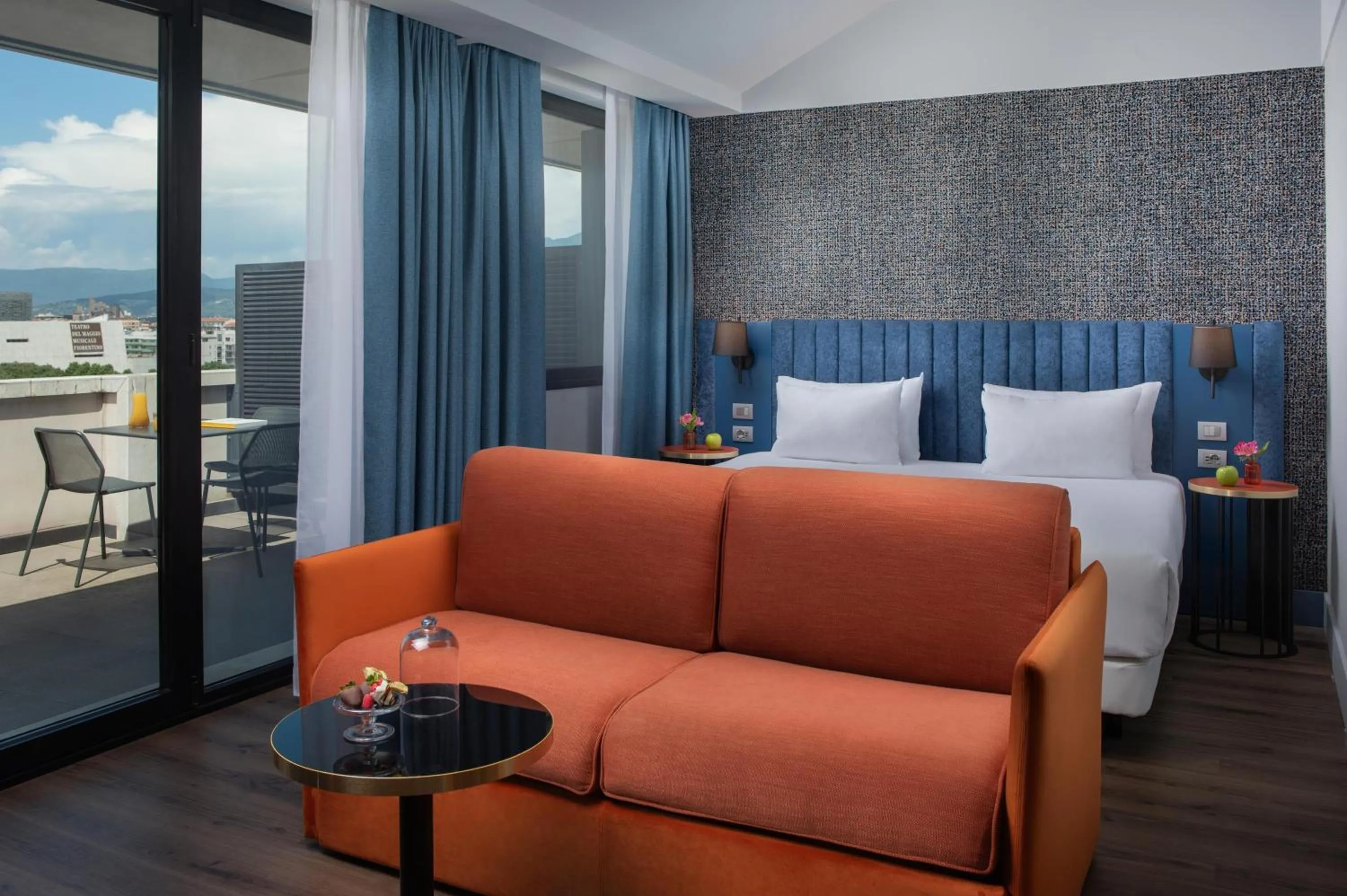 Photo of the whole room, Bed in NH Firenze