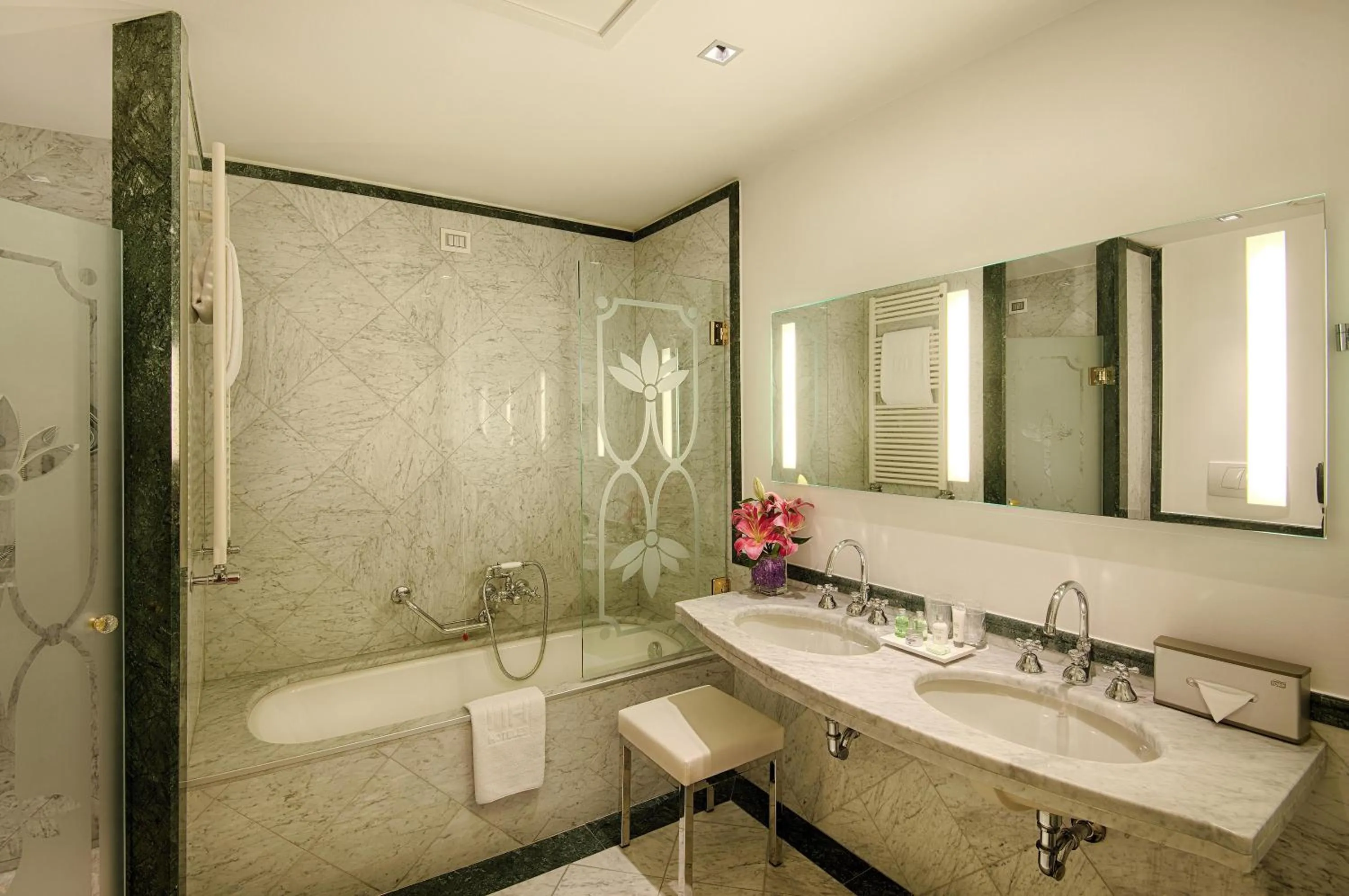 Bedroom in NH Firenze