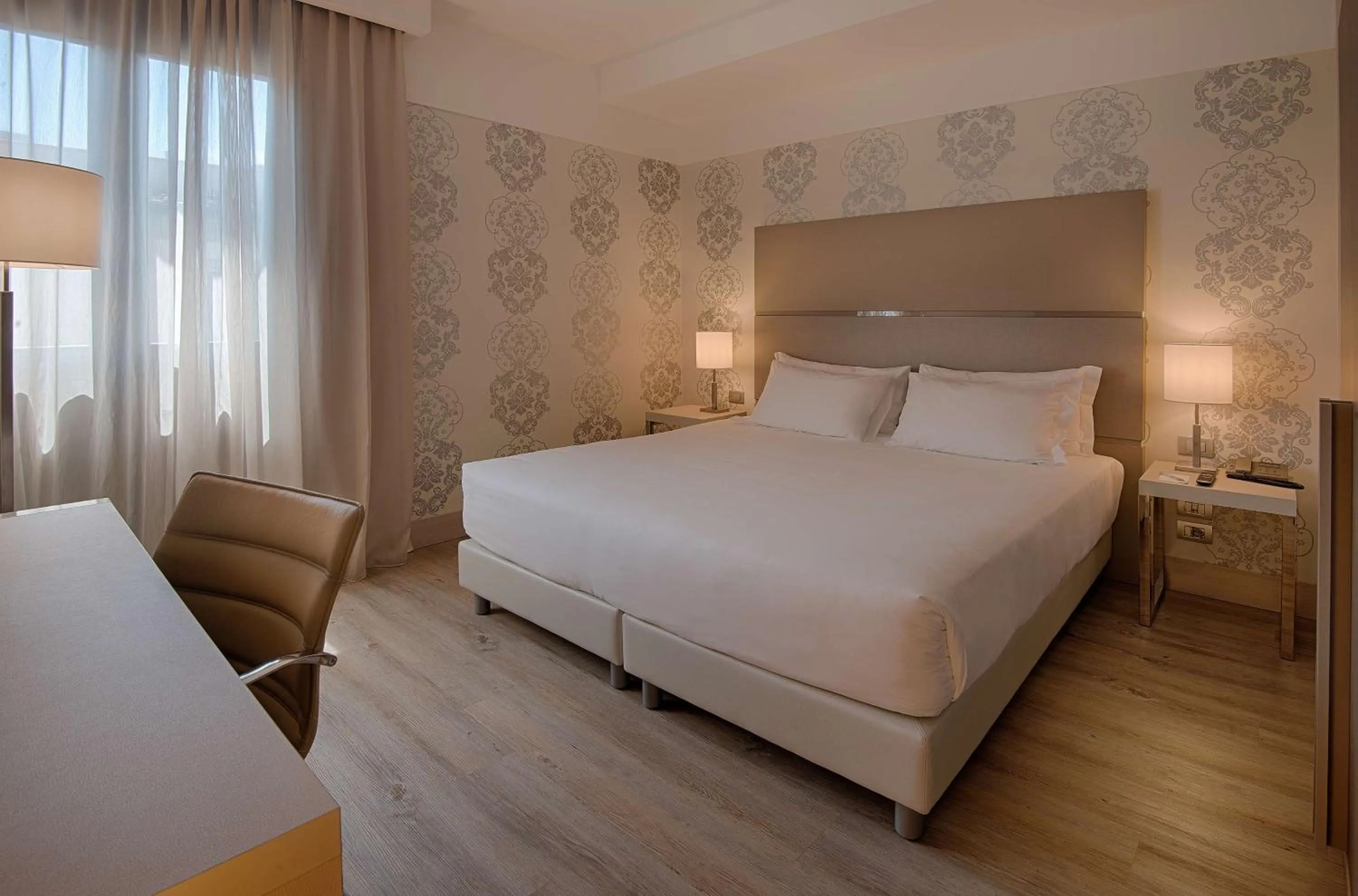 Standard Double or Twin Room in NH Firenze