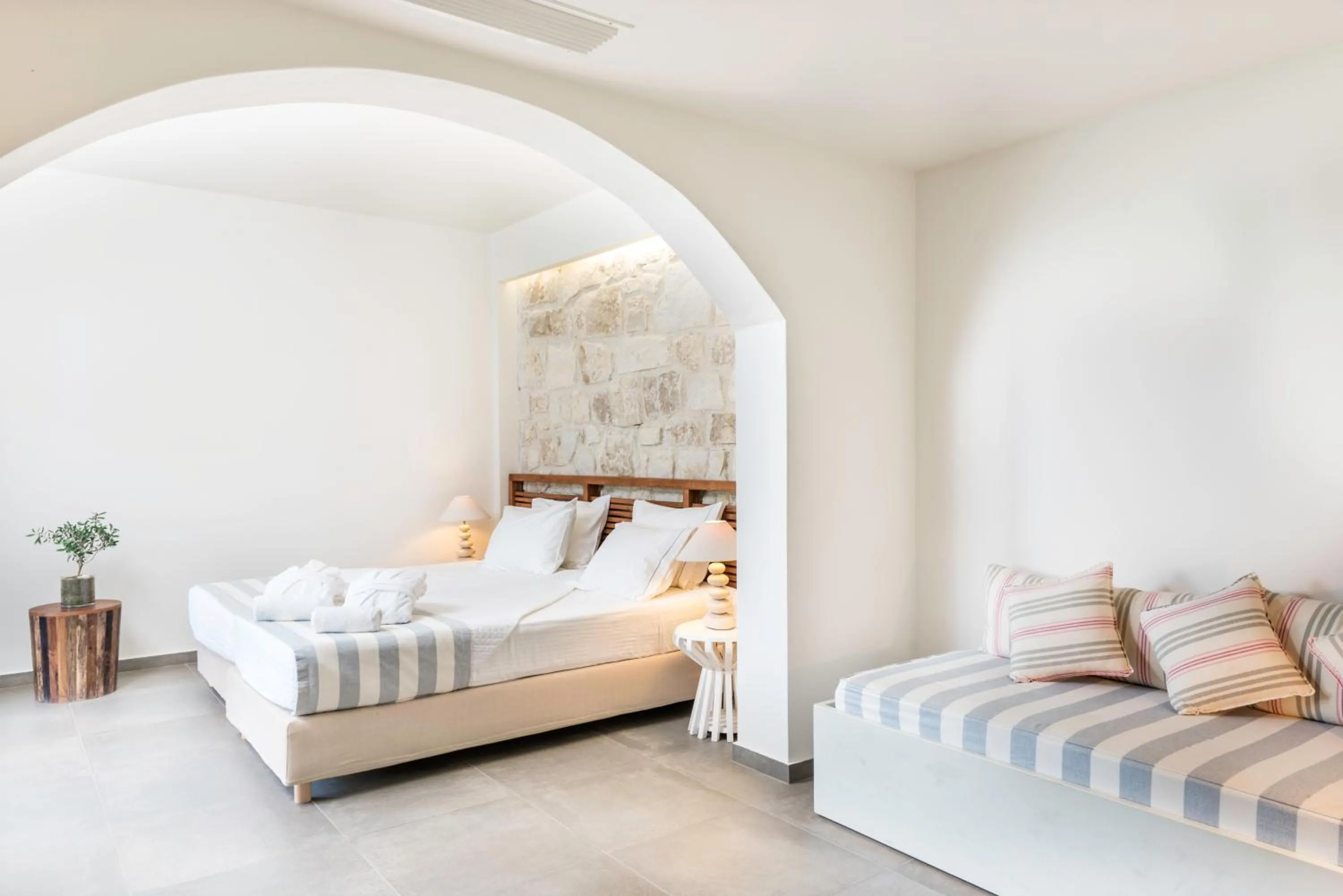 Bed in Ostria Resort & Spa