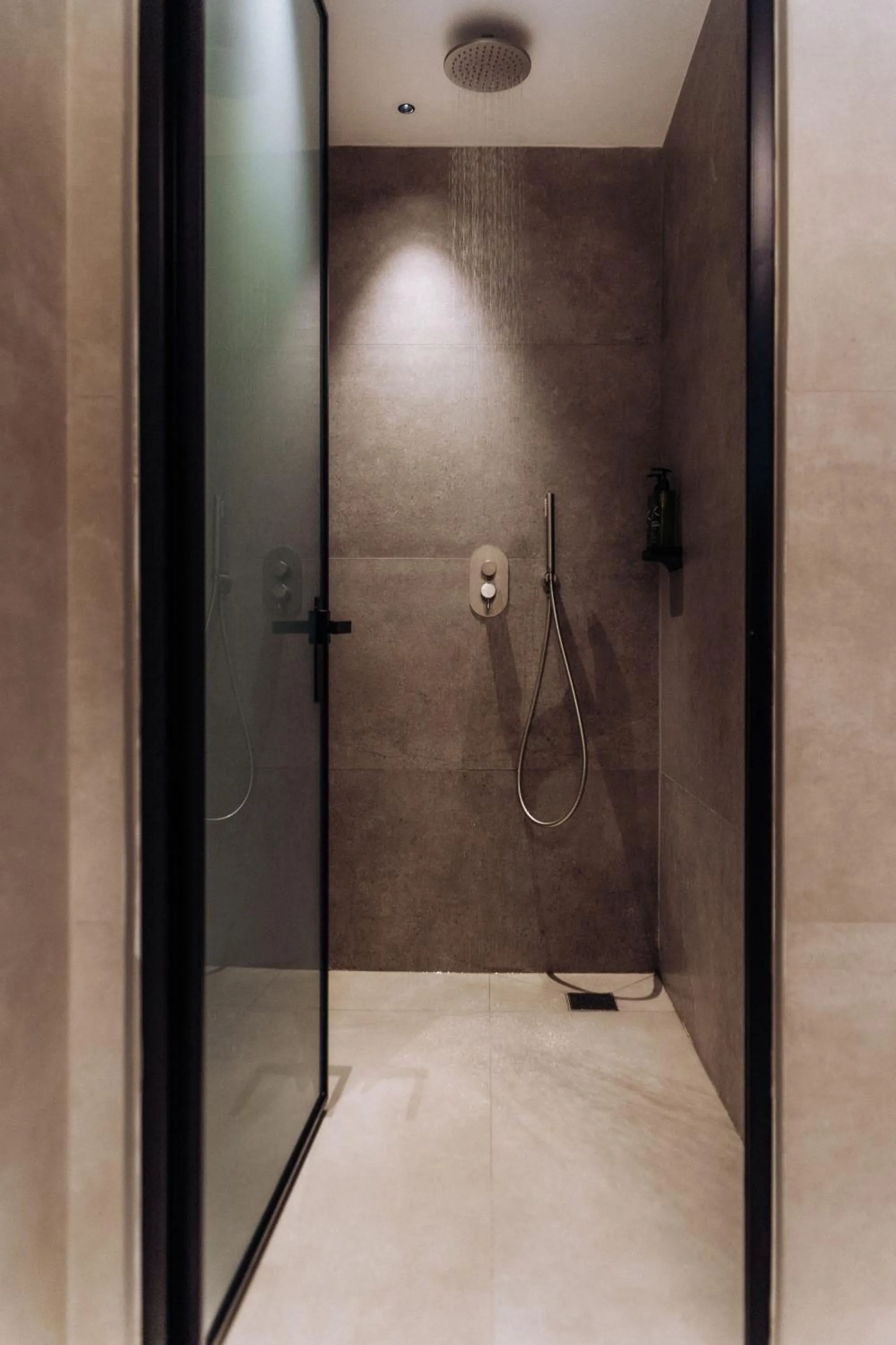 Shower in Ostria Resort & Spa