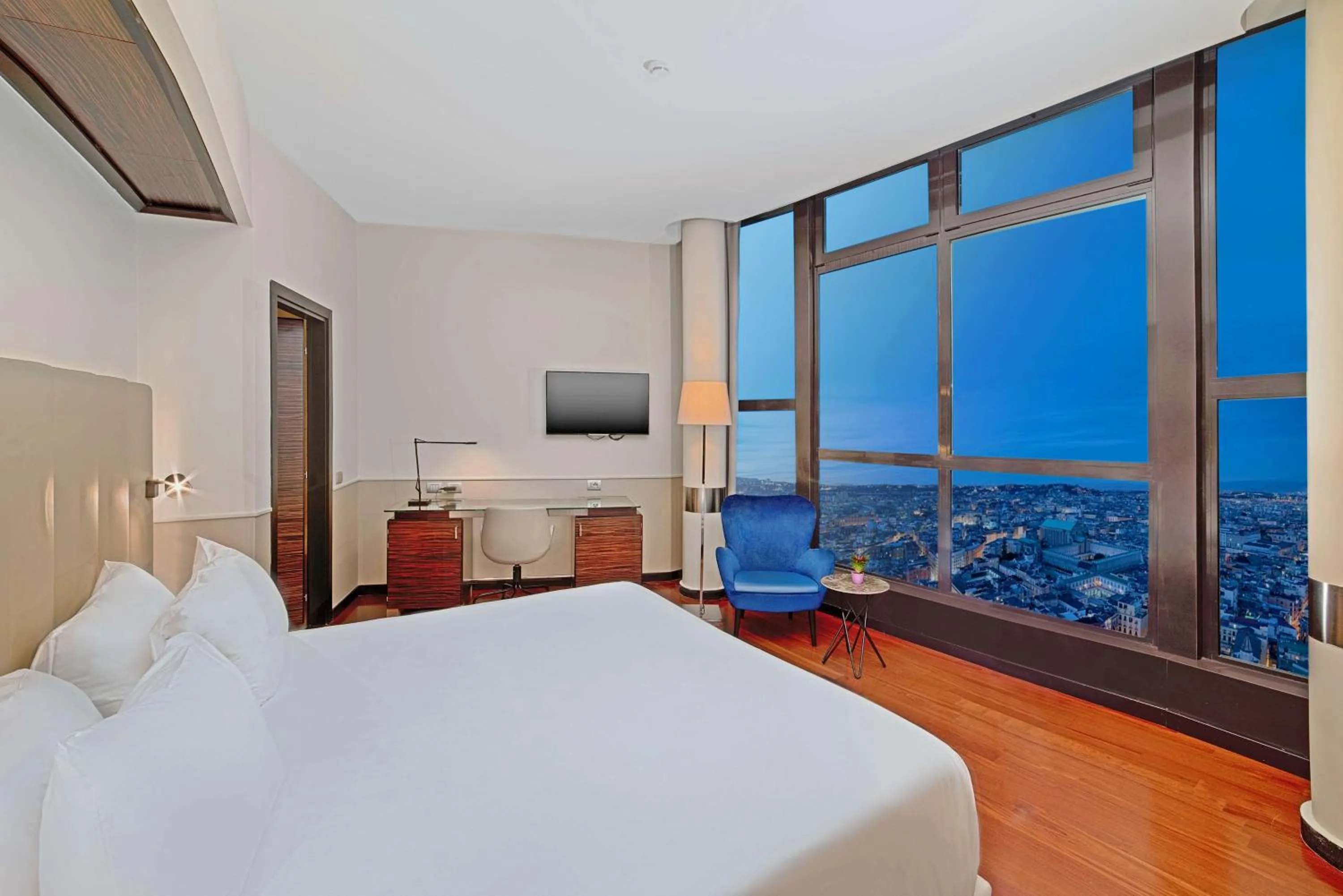 Bedroom, Bed in NH Napoli Panorama