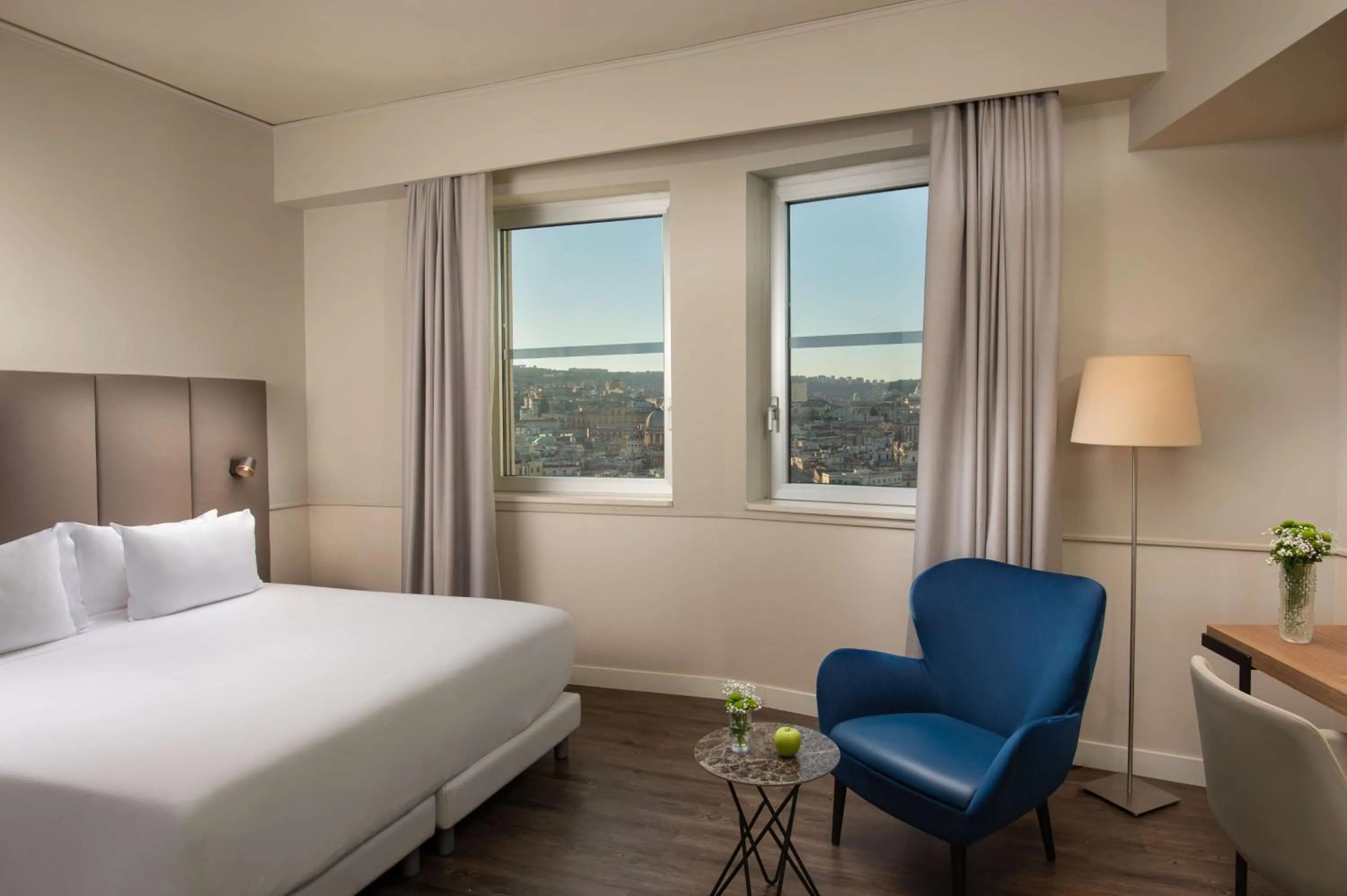 Bedroom, Bed in NH Napoli Panorama