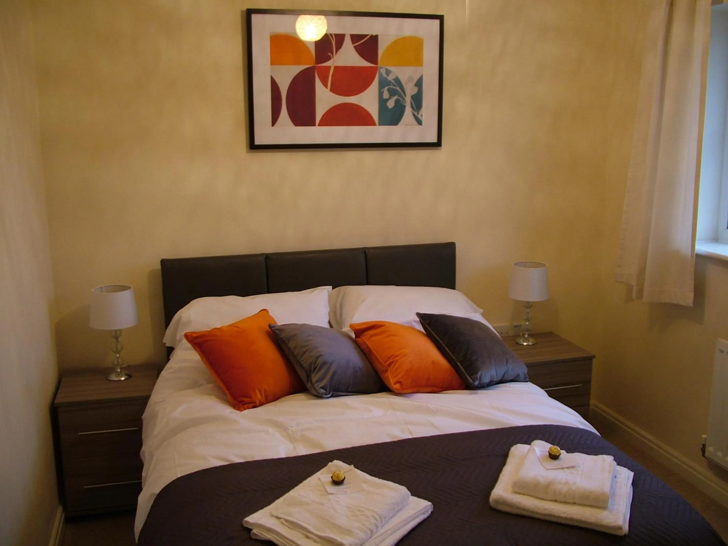 Bedroom, Bed in Thistle Cottage