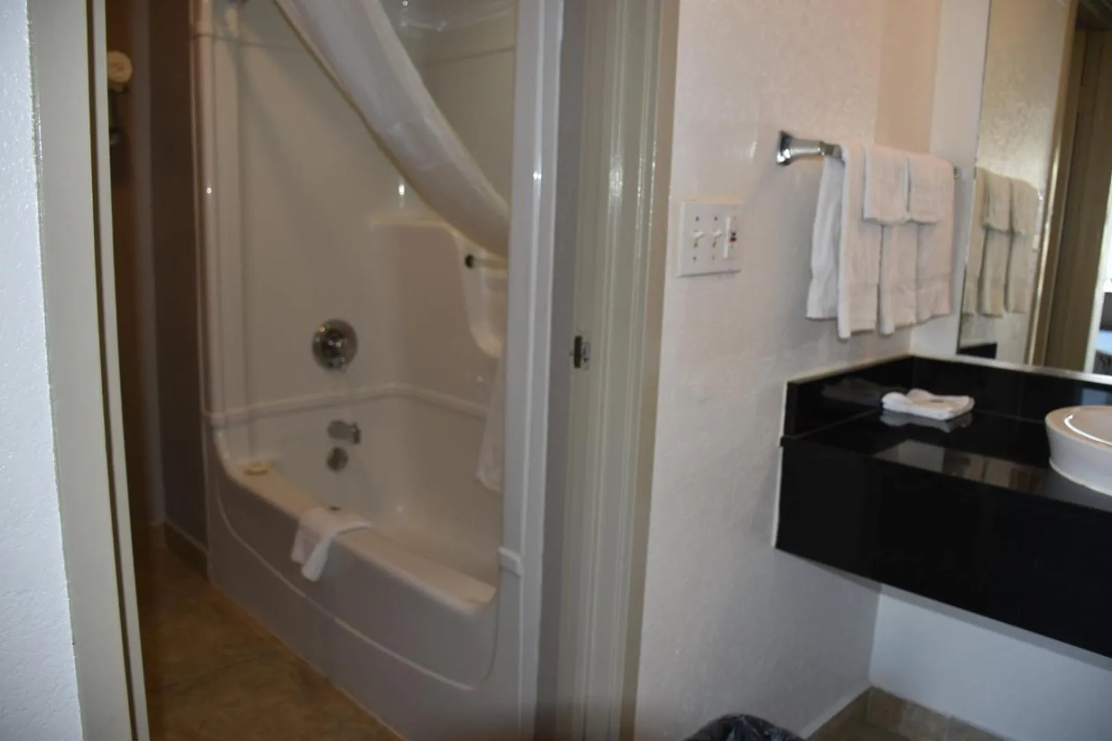 Deluxe Double Room - single occupancy - Smoking in Studio 6-Grand Prairie, TX