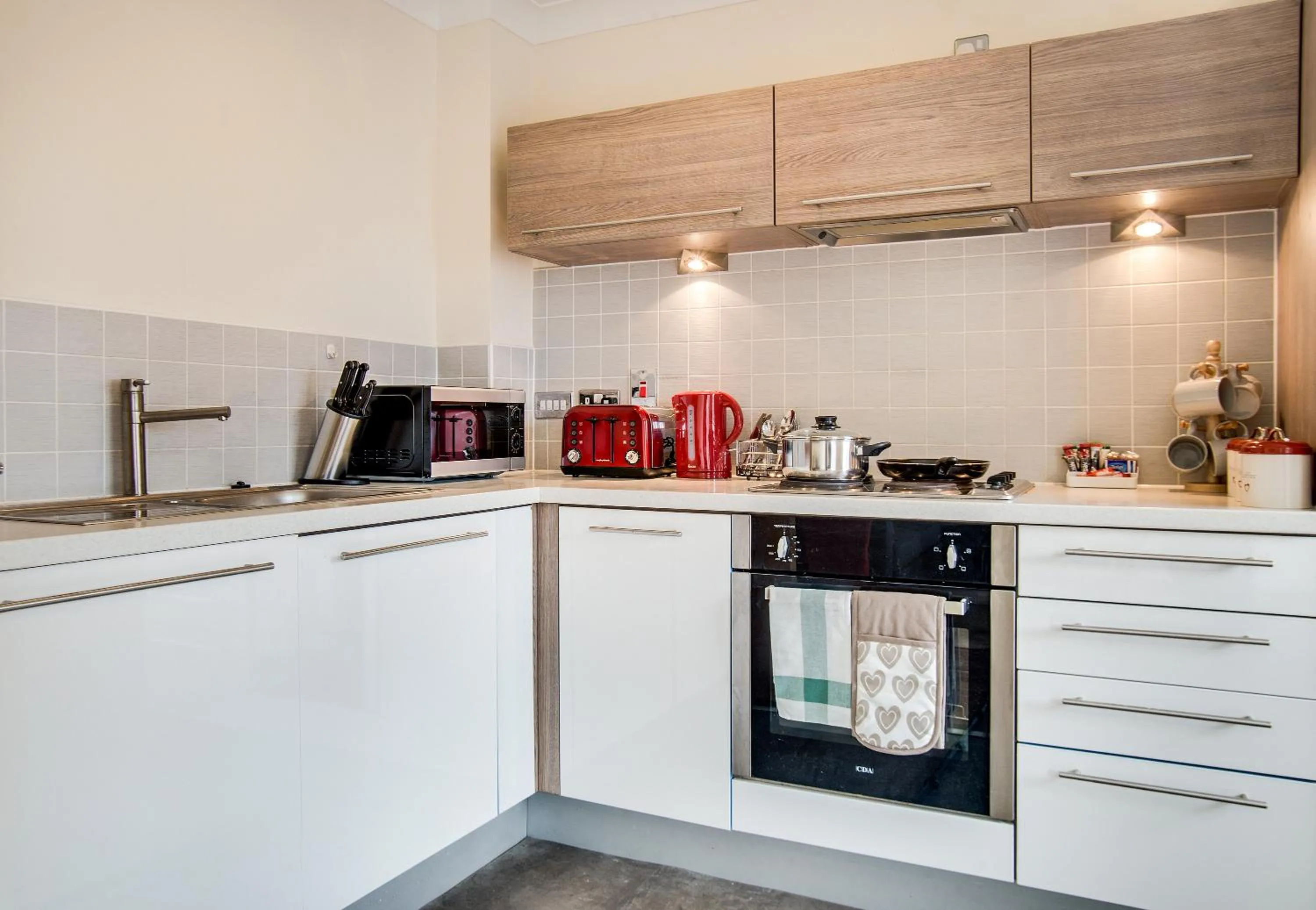 Kitchen or kitchenette in Mica Point City Centre Apartment