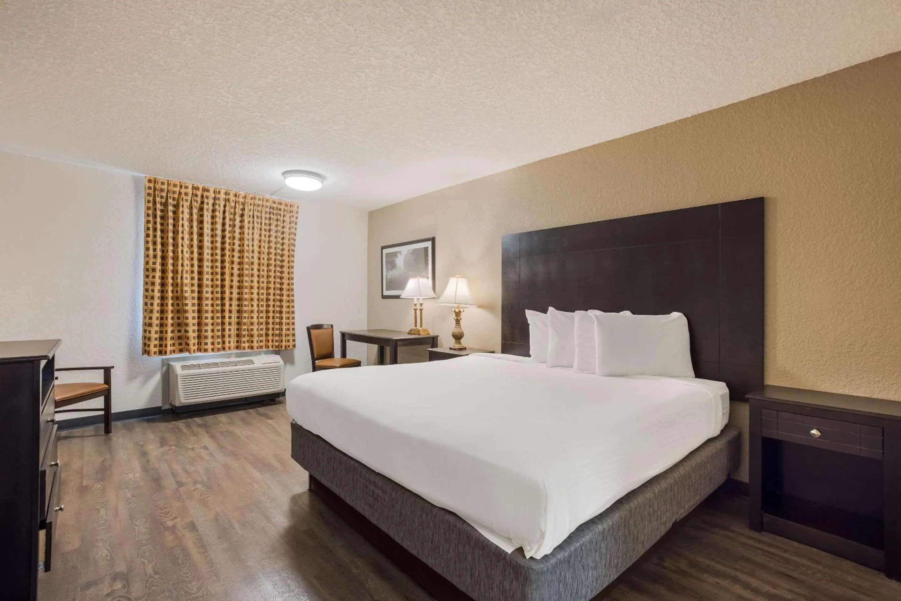 Bedroom, Bed in Econo Lodge Vidalia