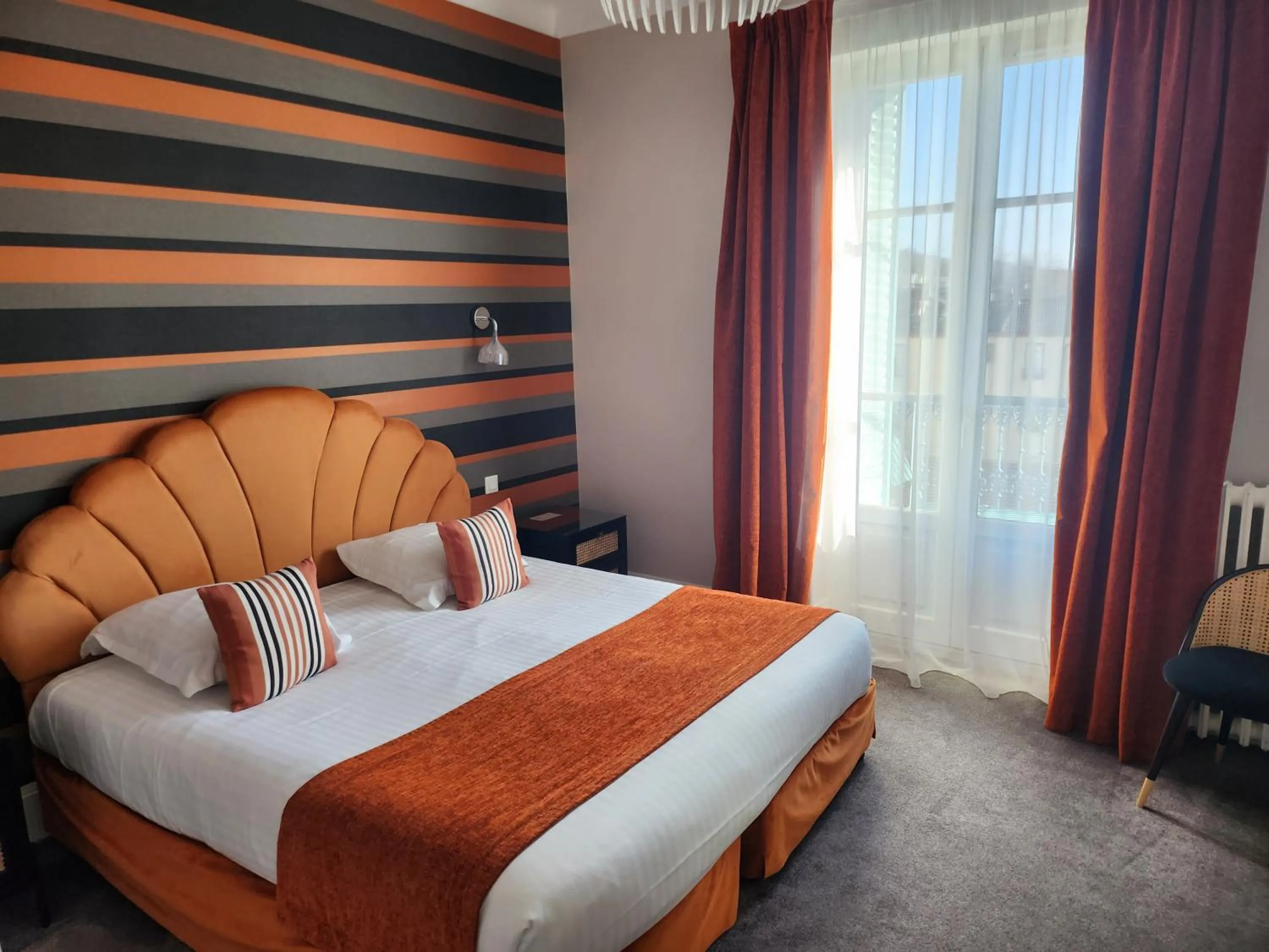 Photo of the whole room, Bed in Hôtel Les Nations The Originals Boutique VICHY